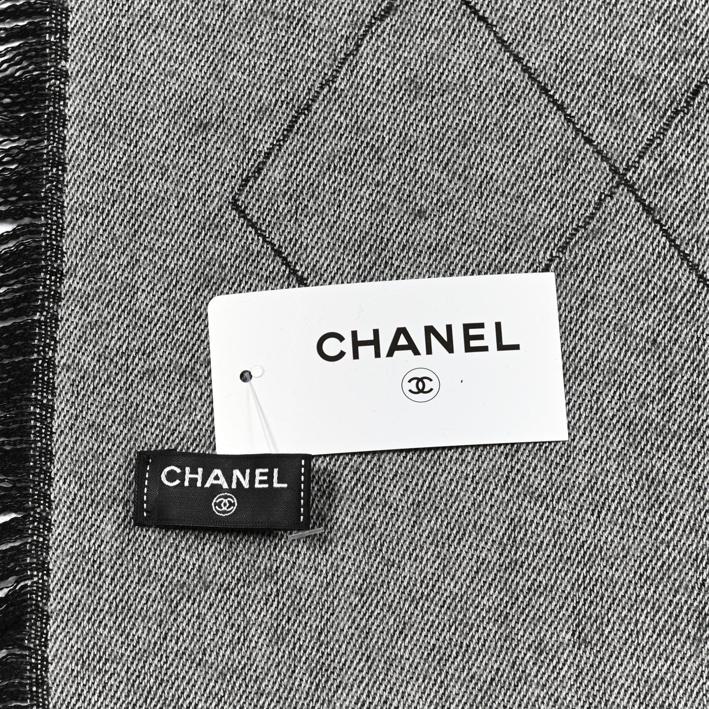 Cashmere Silk Quilted CC Logo Stole Black White