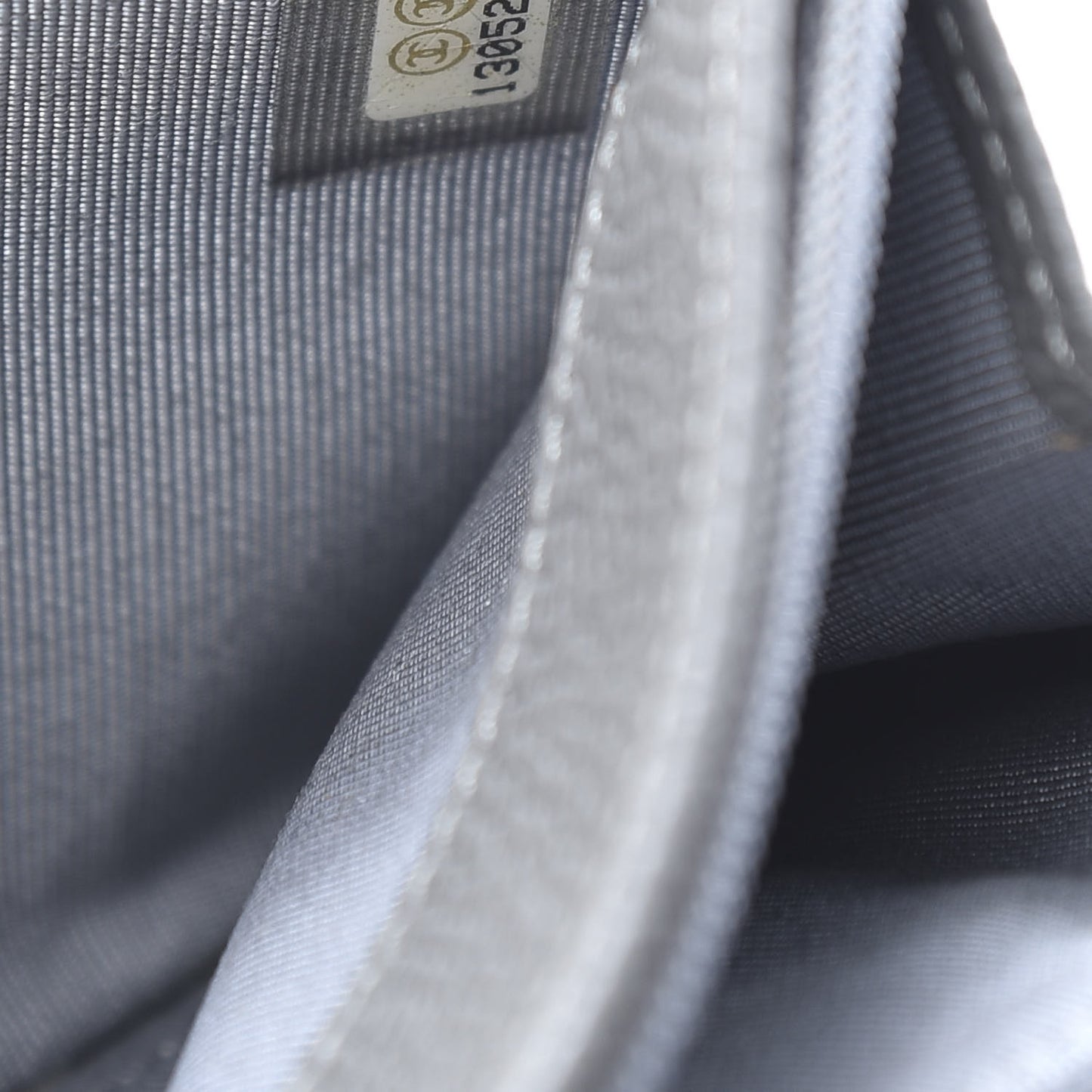 Caviar Quilted Yen Wallet Grey