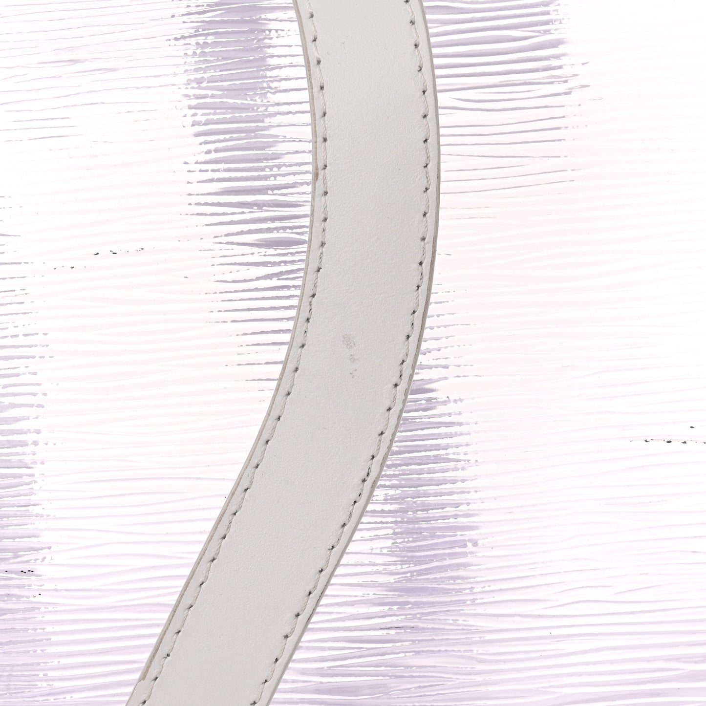 PVC Epi Embossed Wavy Keepall Bandouliere 50 White