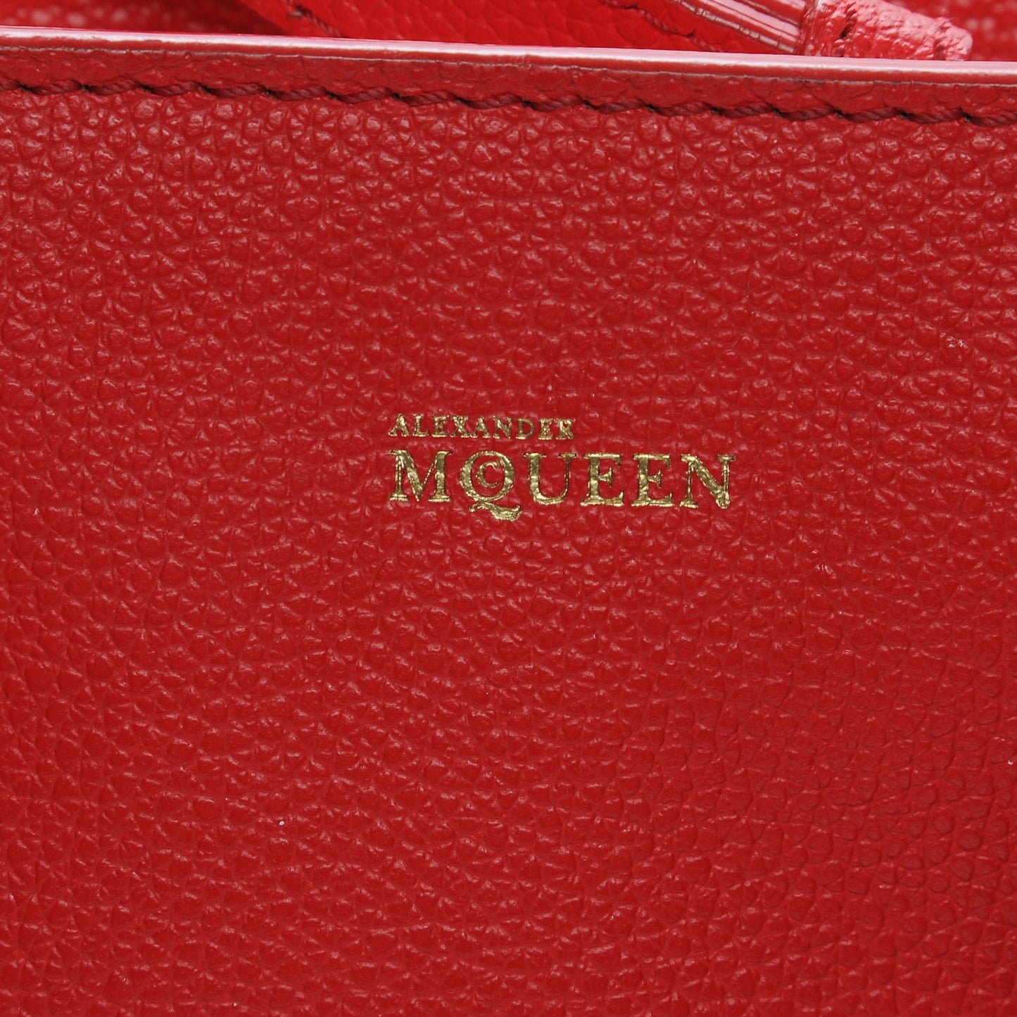 Pebbled Calfskin Small Skull Padlock Zip Around Tote Red