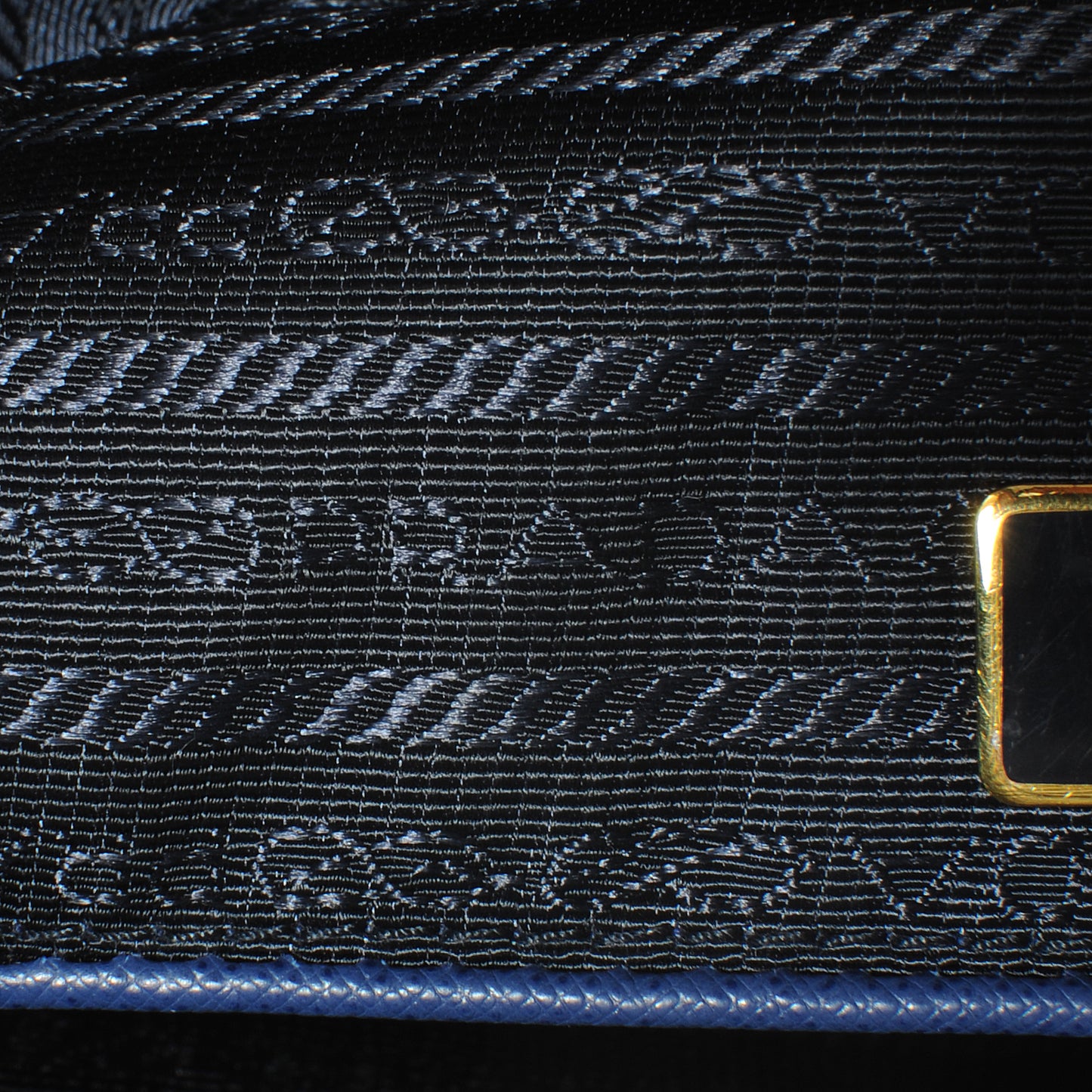 Saffiano Lux Medium Tote Bluette