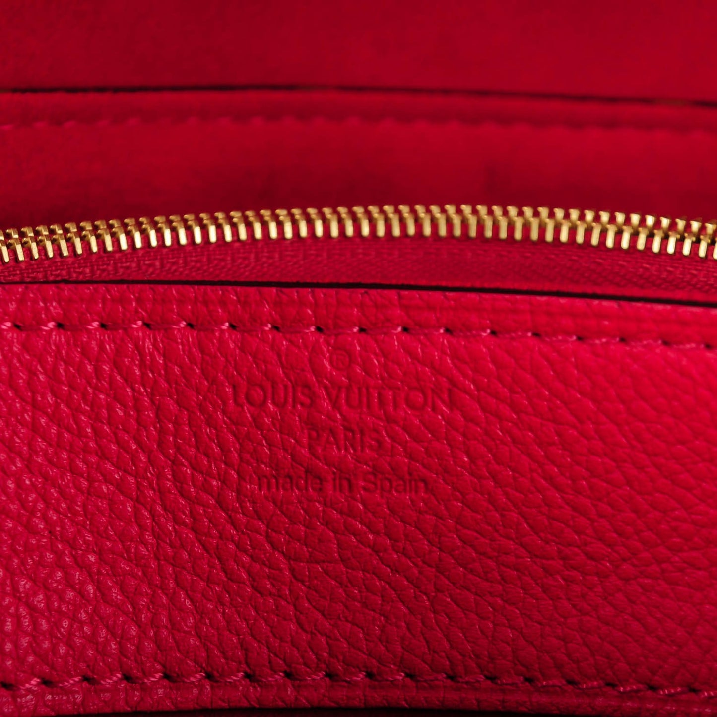 Monogram Pallas Chain Dahlia