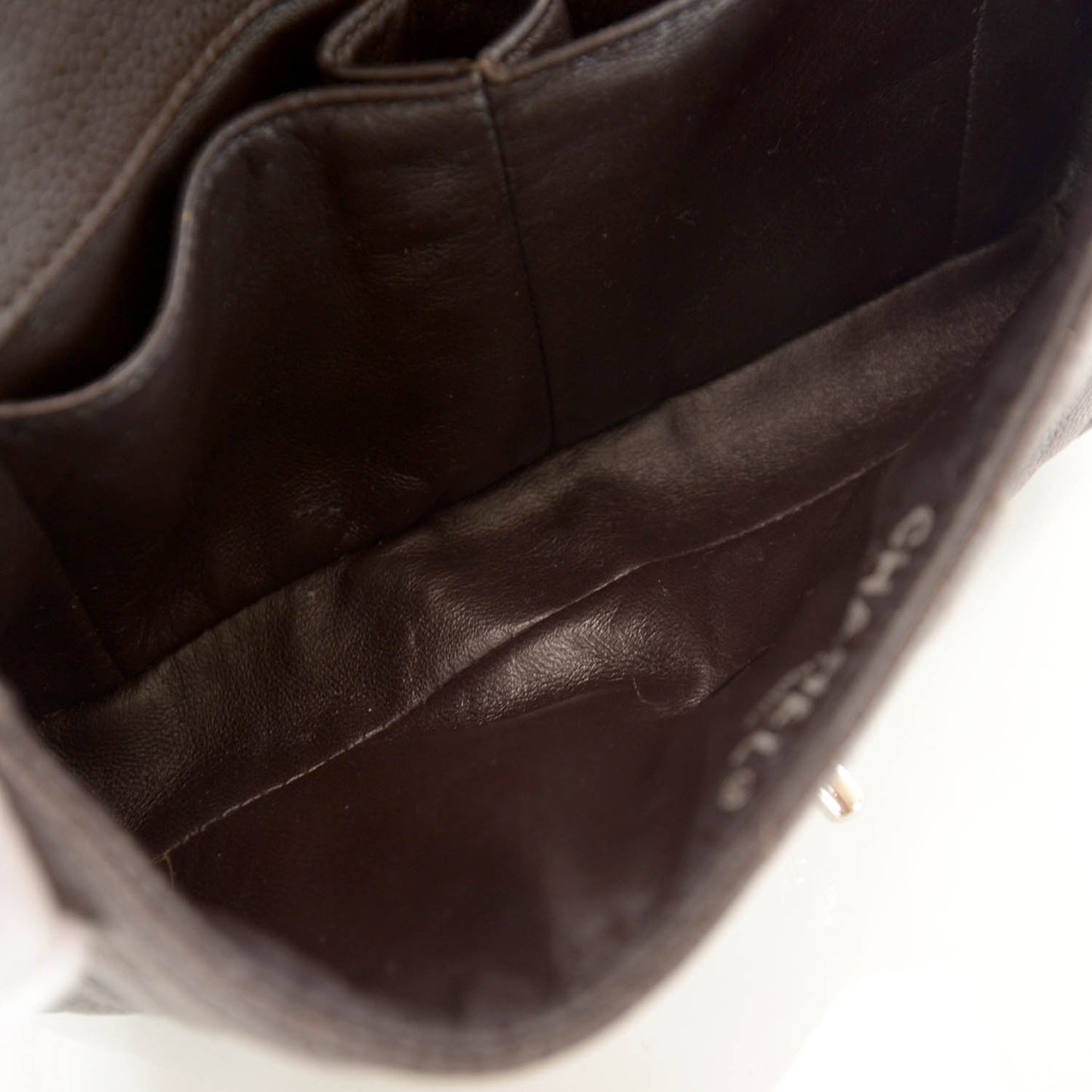 Caviar East West Flap Marron Fonce