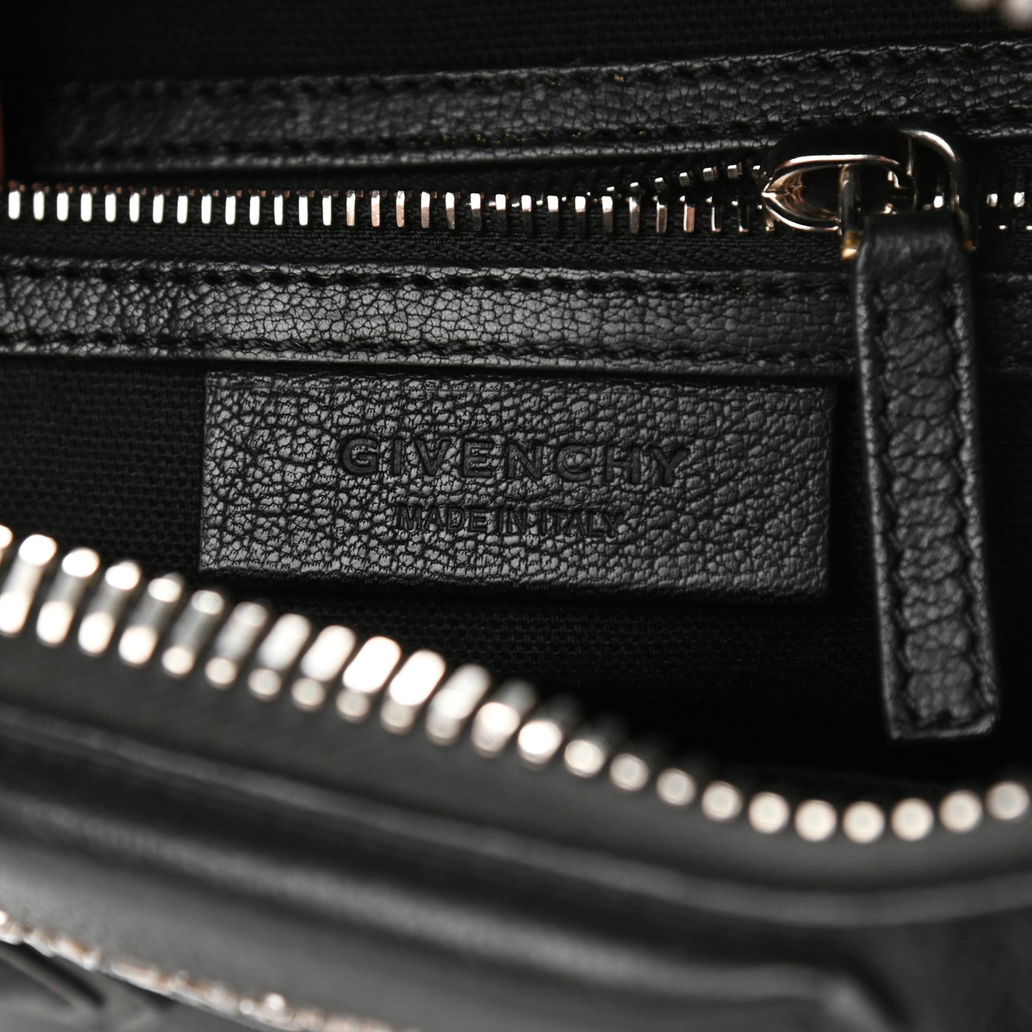 Sugar Goatskin Small Antigona Black