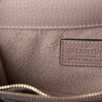 Valentino Garavani Pebbled Calfskin Rockstud Wallet on Chain Poudre 8 of 10