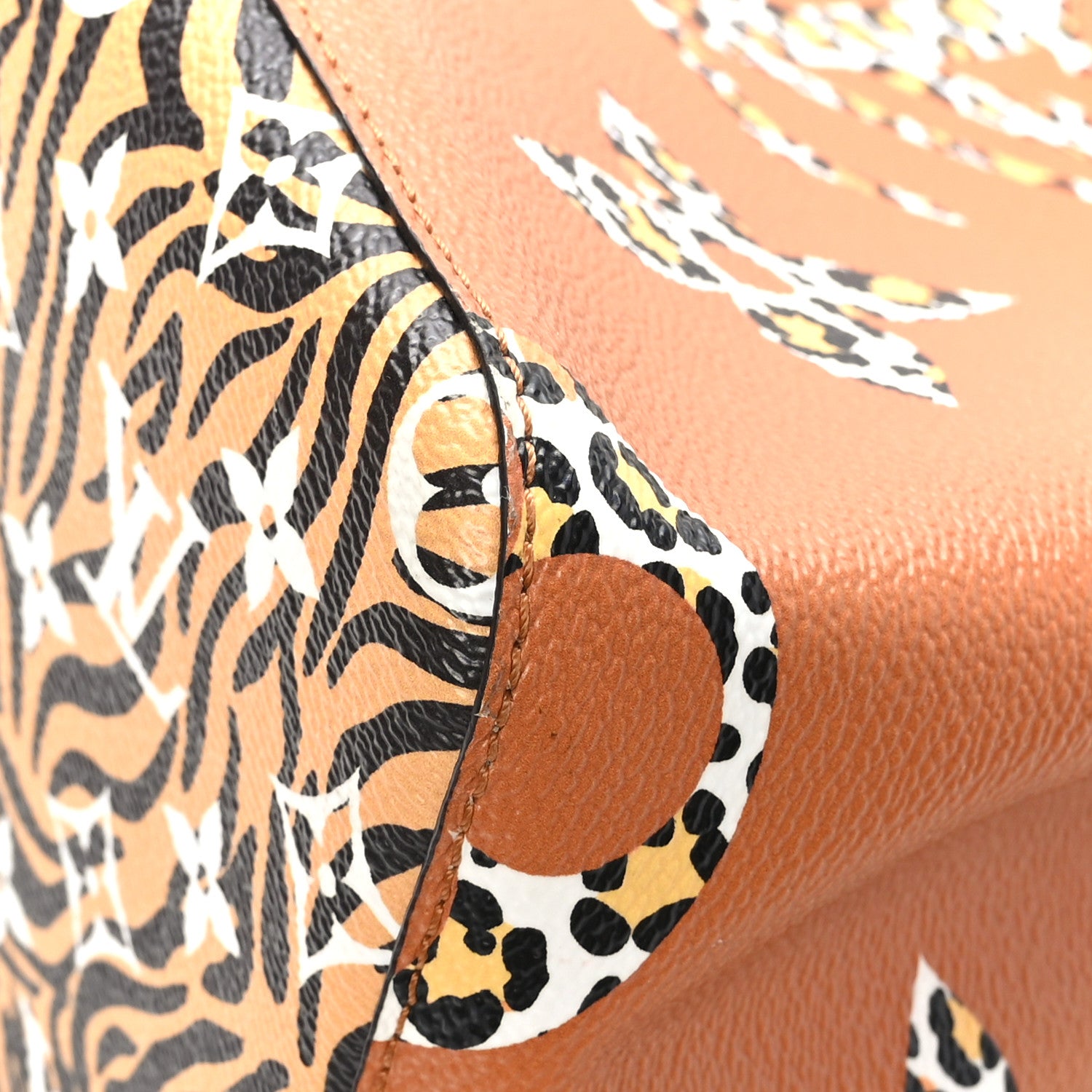 Louis Vuitton Monogram Giant Jungle NéoNoé Caramel 8 of 10