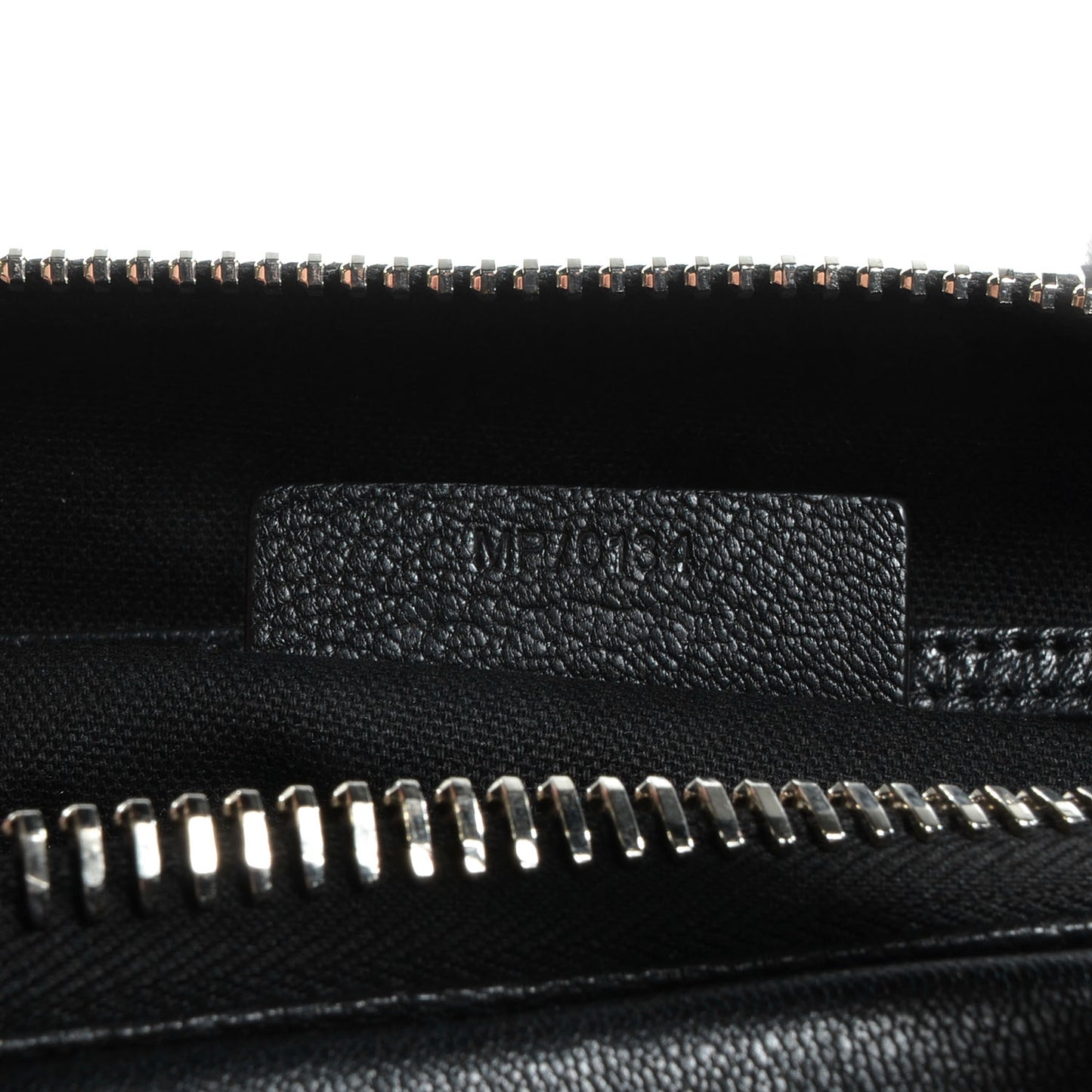 Sugar Goatskin Medium Antigona Black