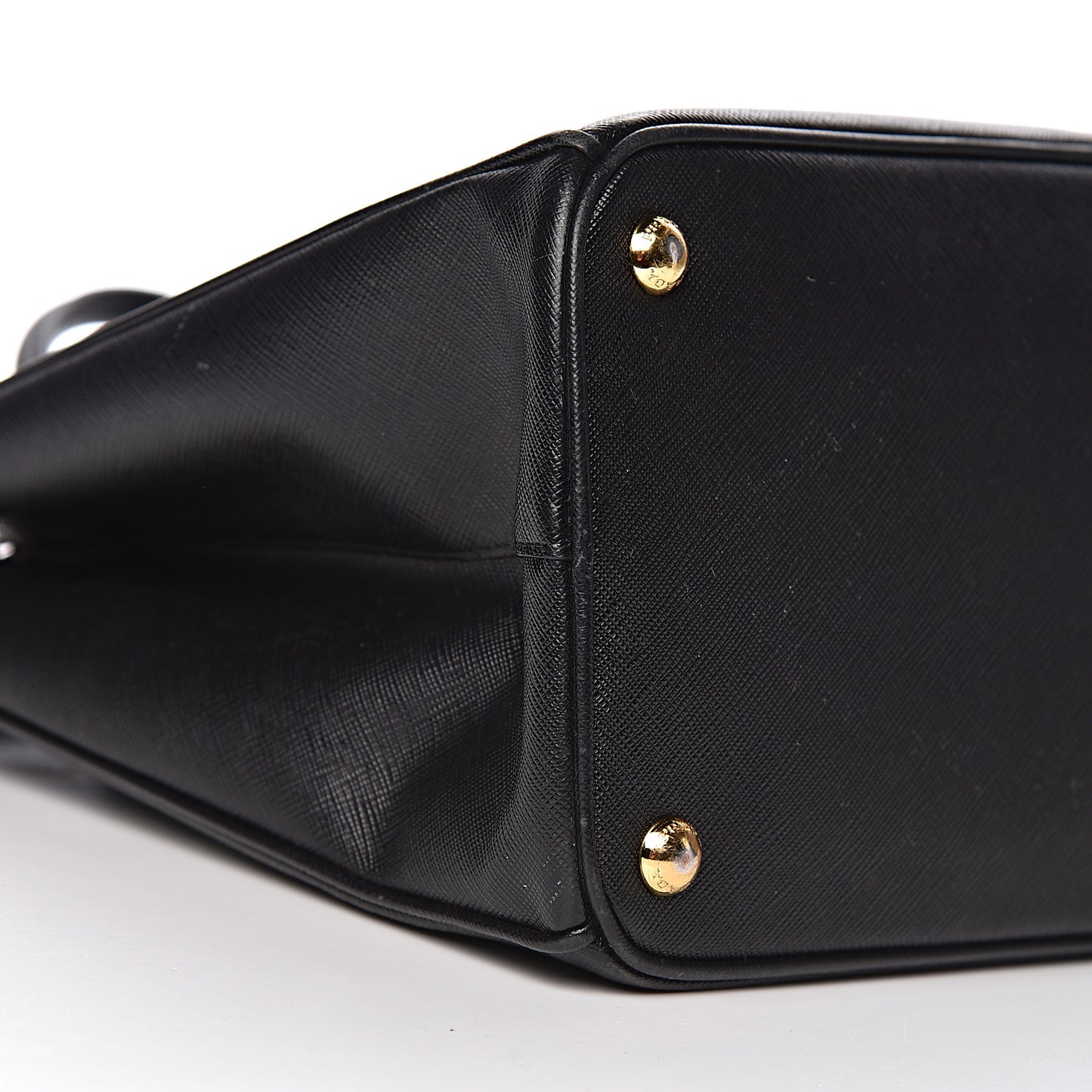 Saffiano Medium Galleria Double Zip Tote Black