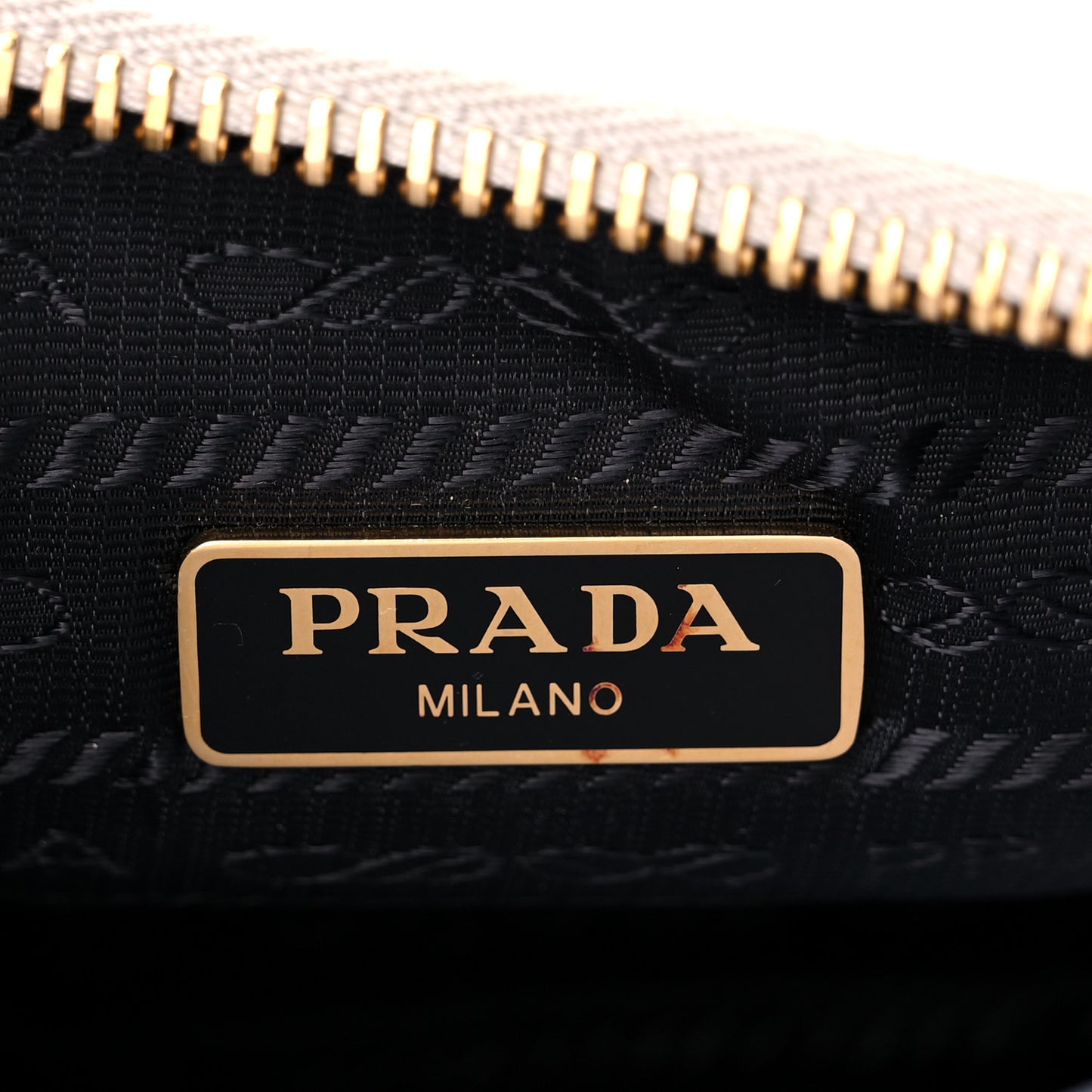 Saffiano Re-Edition 2005 Shoulder Bag White