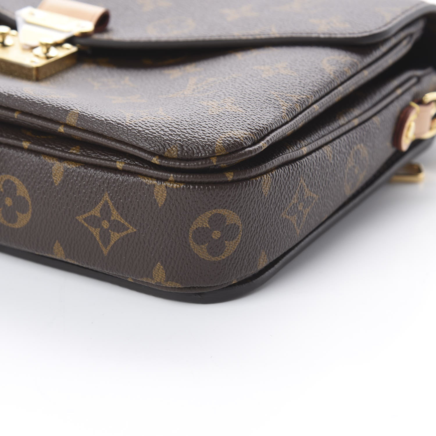 Louis Vuitton Monogram Pochette Metis 6 of 8