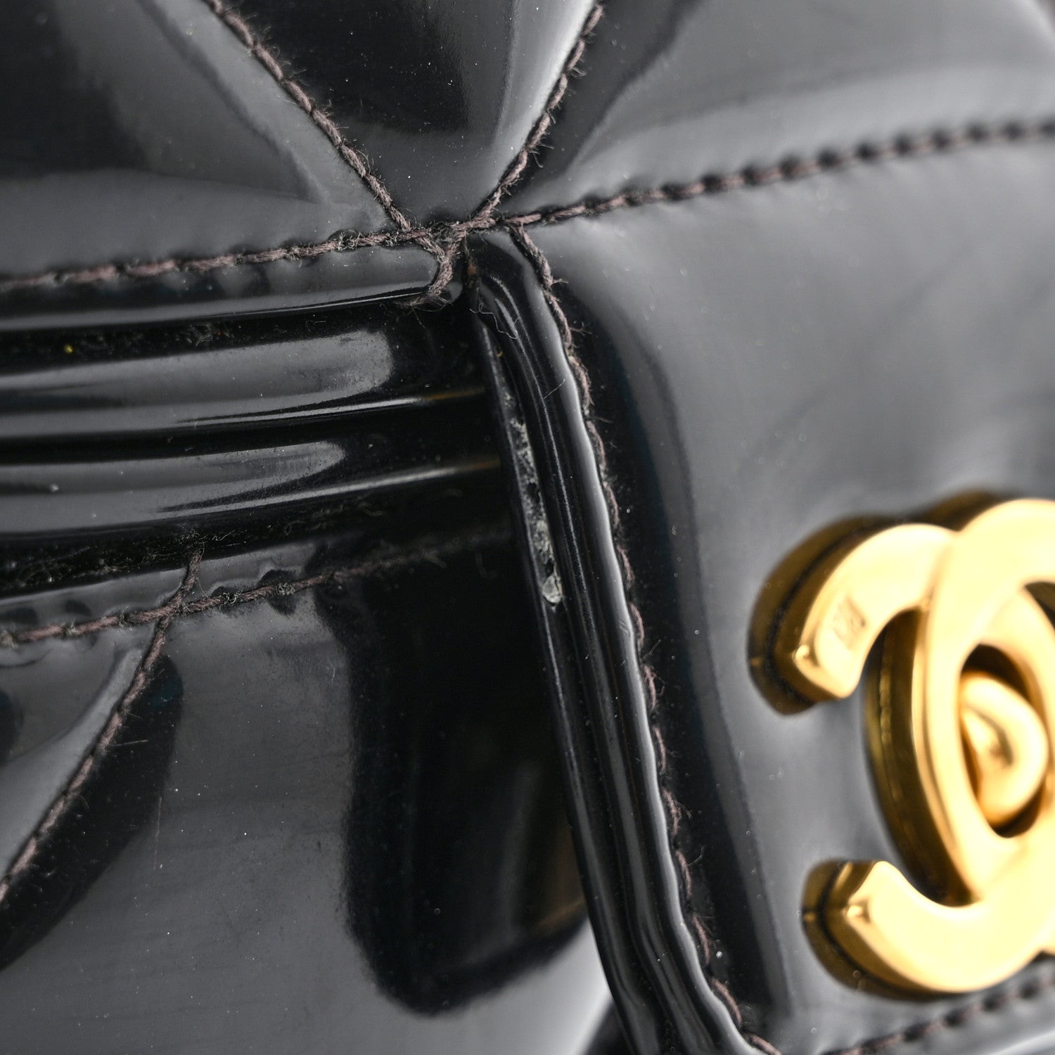 Chanel Patent Quilted Top Handle Barbie Heart Mirror Vanity Case Black 9 of 9