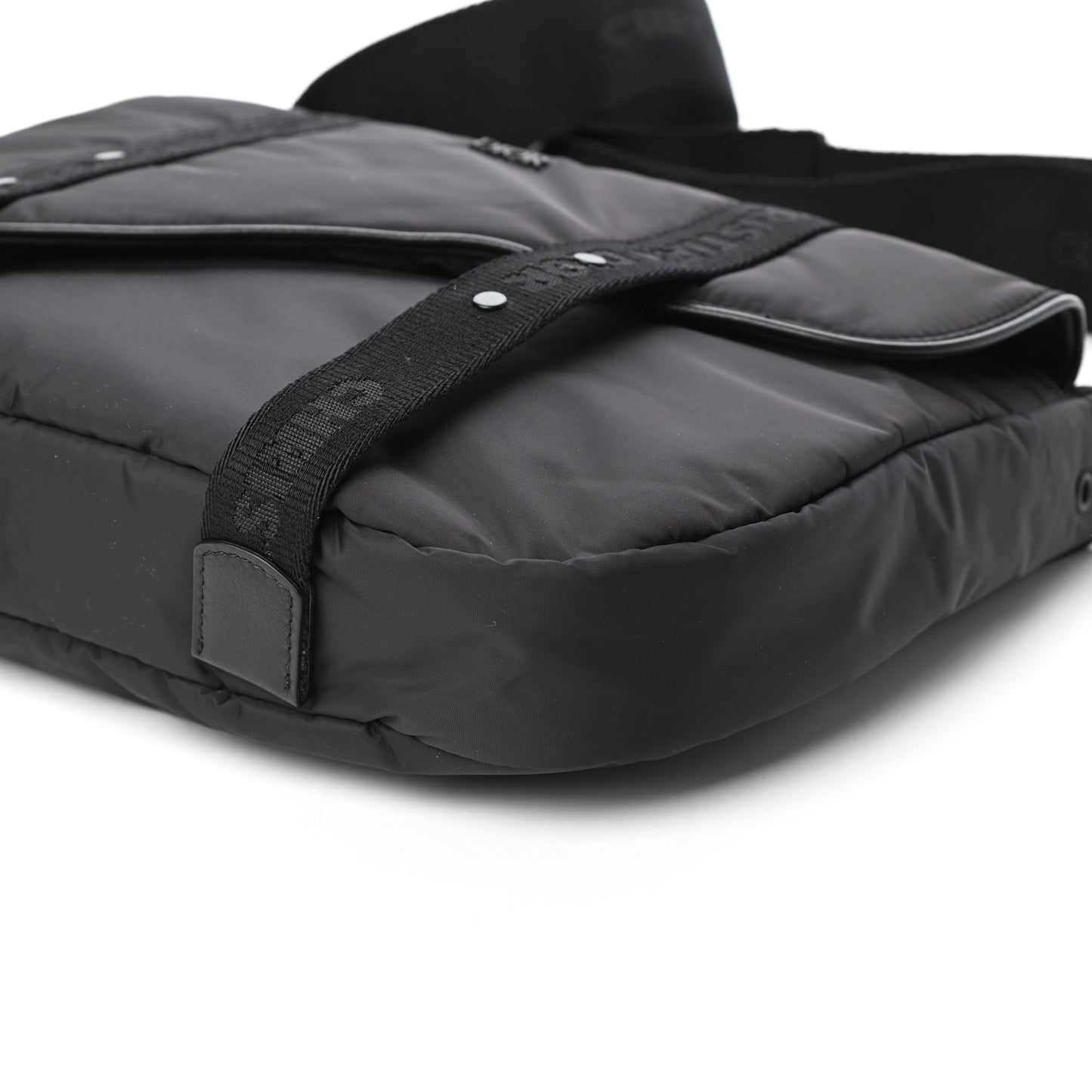 HOMME Nylon Saddle Messenger Bag Black