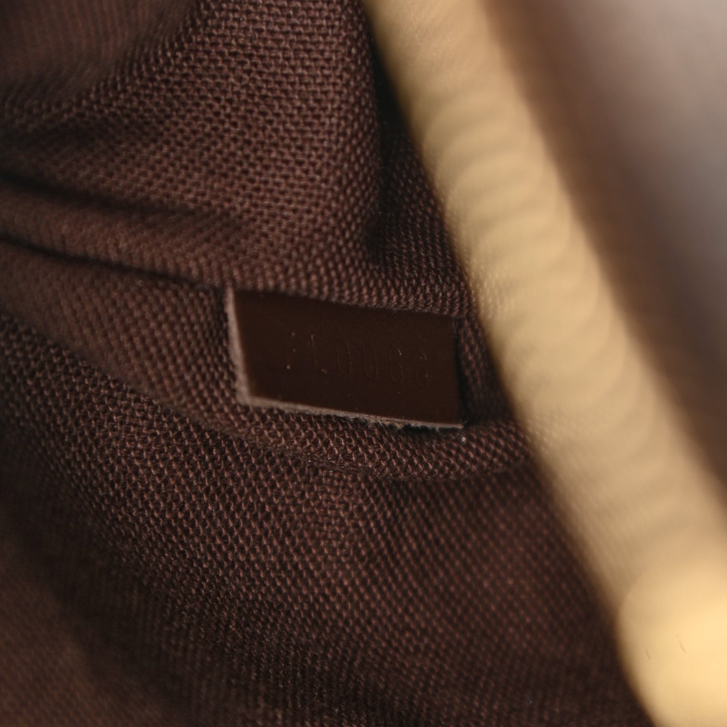 Damier Ebene Pochette Melville