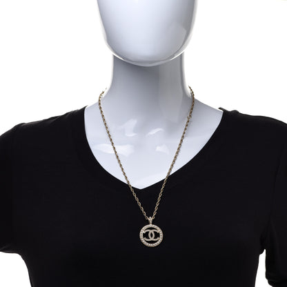 Chanel Pearl CC Round Pendant Necklace Gold 2 of 6