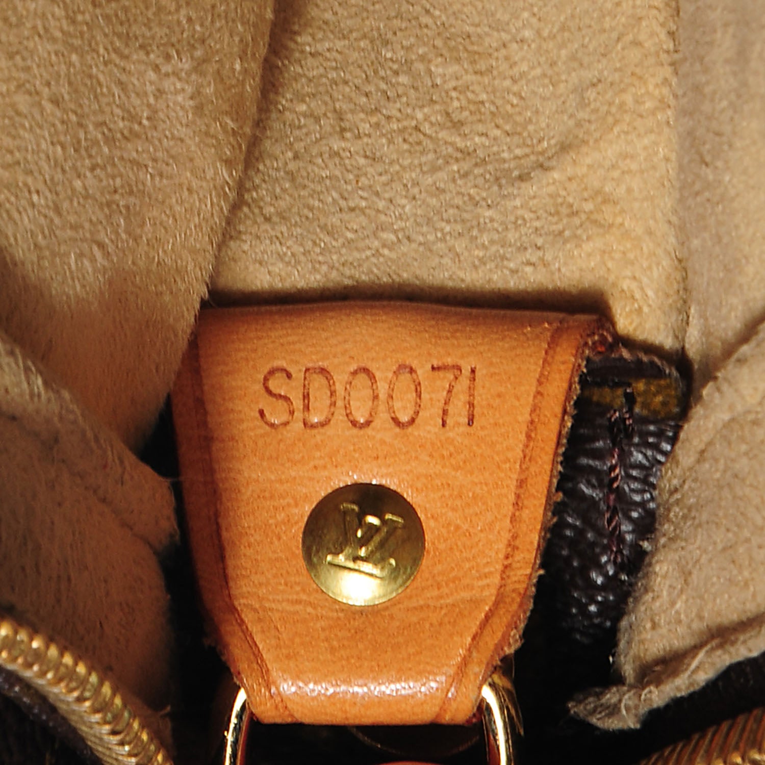 Louis Vuitton Monogram Looping GM 7 of 7