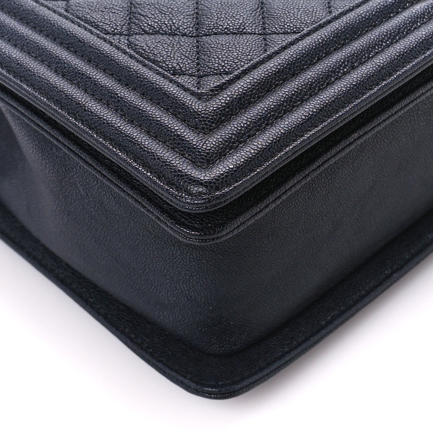 Caviar Quilted New Medium Boy Flap Navy