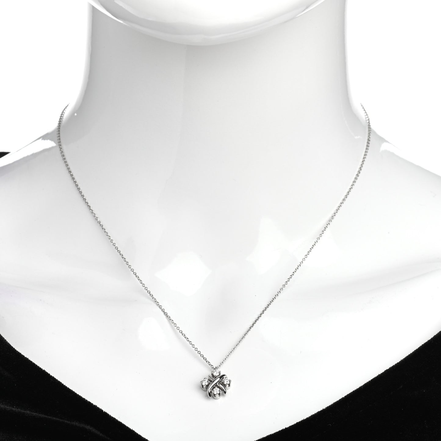 Platinum Diamond Schlumberger Lynn Pendant Necklace