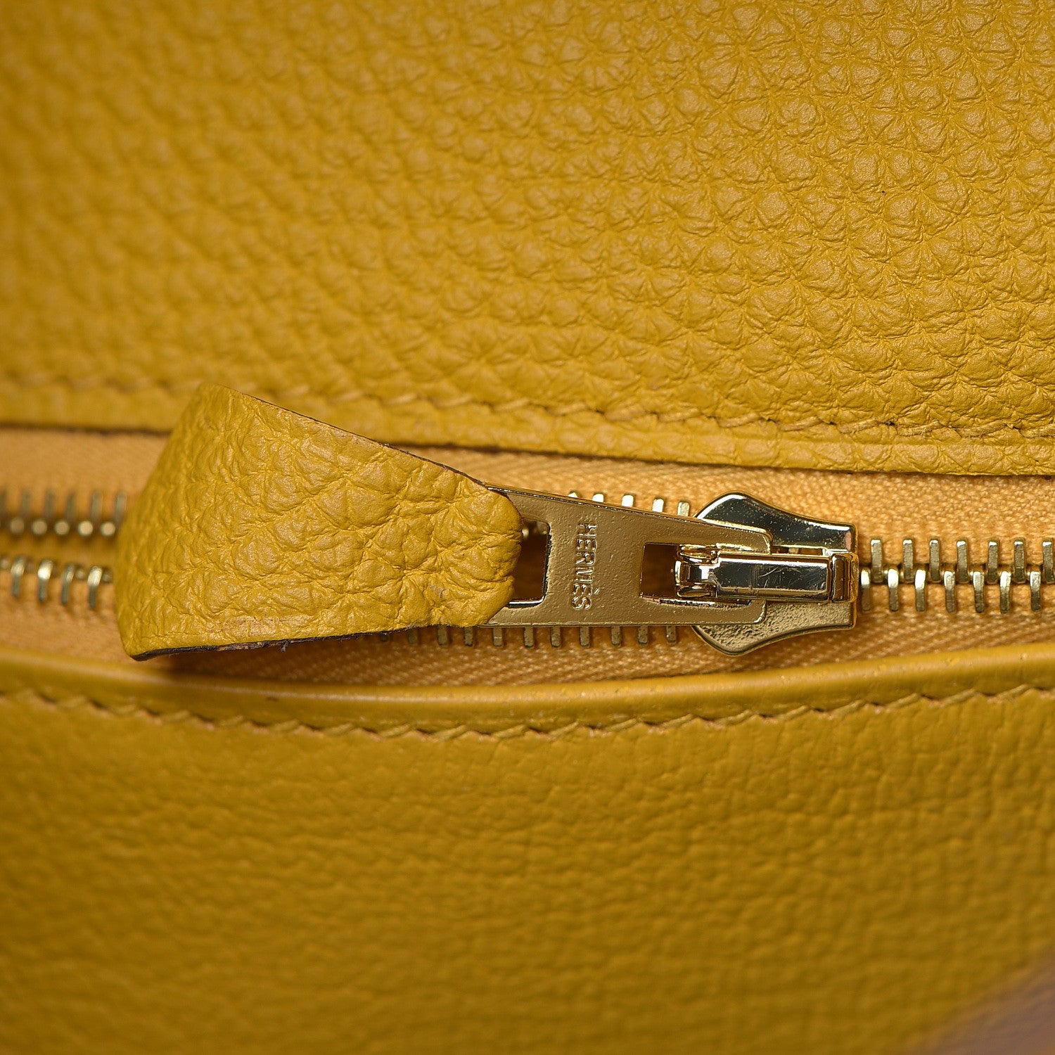 Hermes Togo Kelly Retourne 28 Jaune Ambre 35 of 42