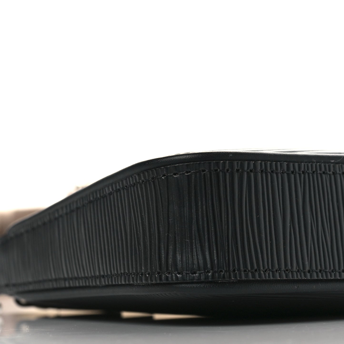 Epi Logo Easy Pouch On Strap Black