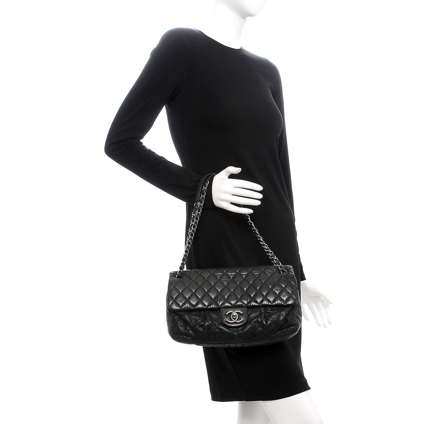 Iridescent Calfskin Large Chic Quilt Flap Black