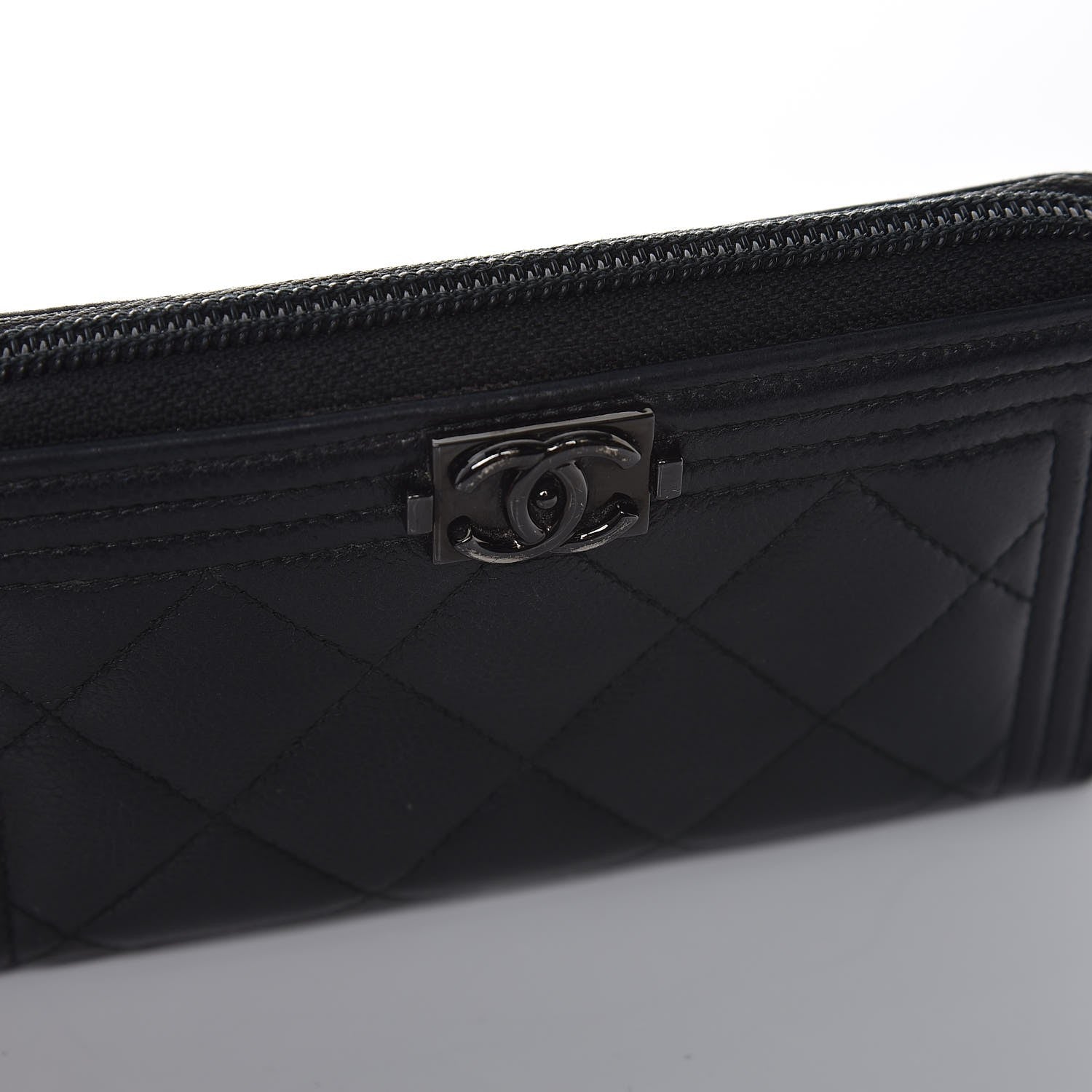 Chanel Caviar Quilted Boy Small Zip Around Wallet So Black 19 of 21
