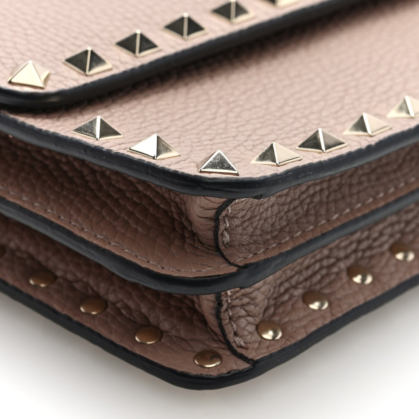Pebbled Calfskin Rockstud Flap Wallet On Chain Poudre