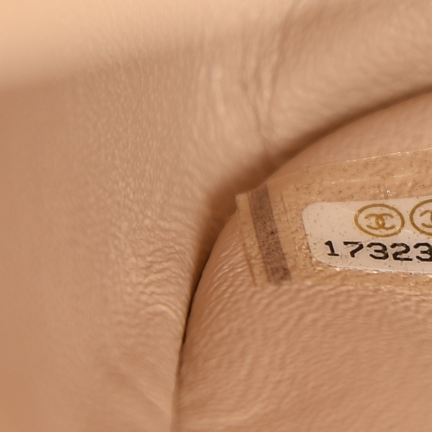 Caviar Quilted Jumbo Double Flap Beige Clair
