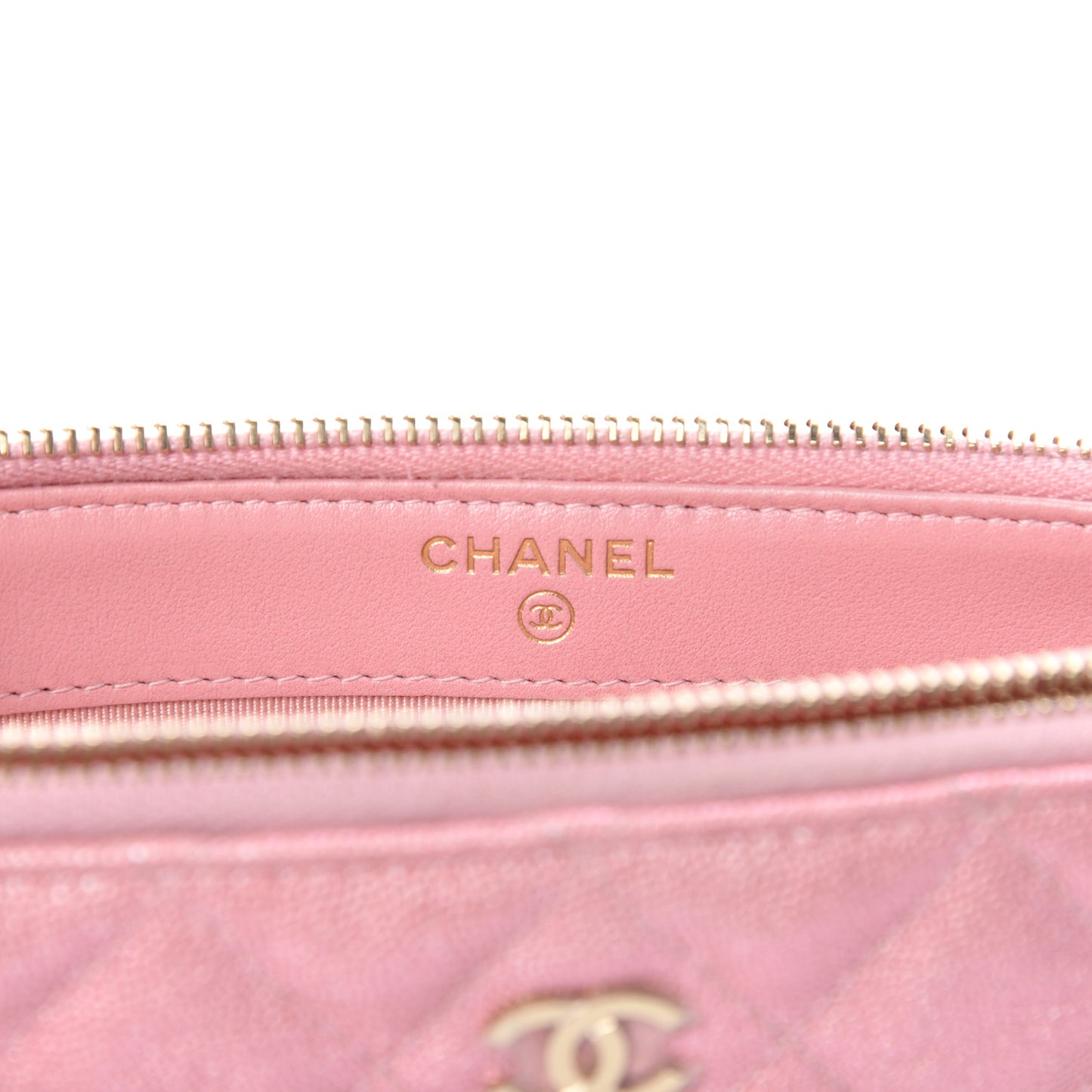 Iridescent Caviar Quilted Small Clutch With Chain Pink