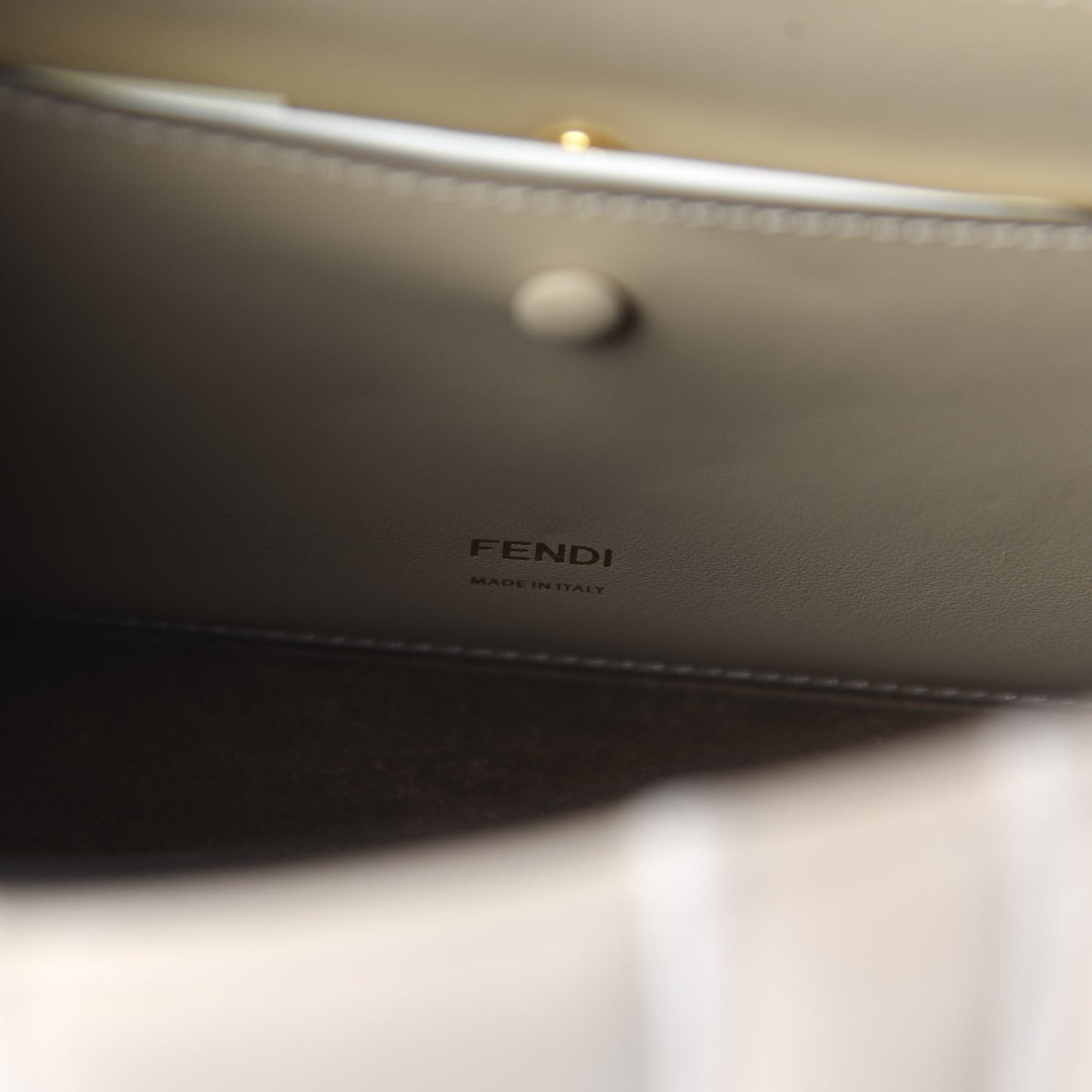 Agnello Old Shine Chamois F is Fendi Embossed Kan U Shoulder Bag Amido Nude