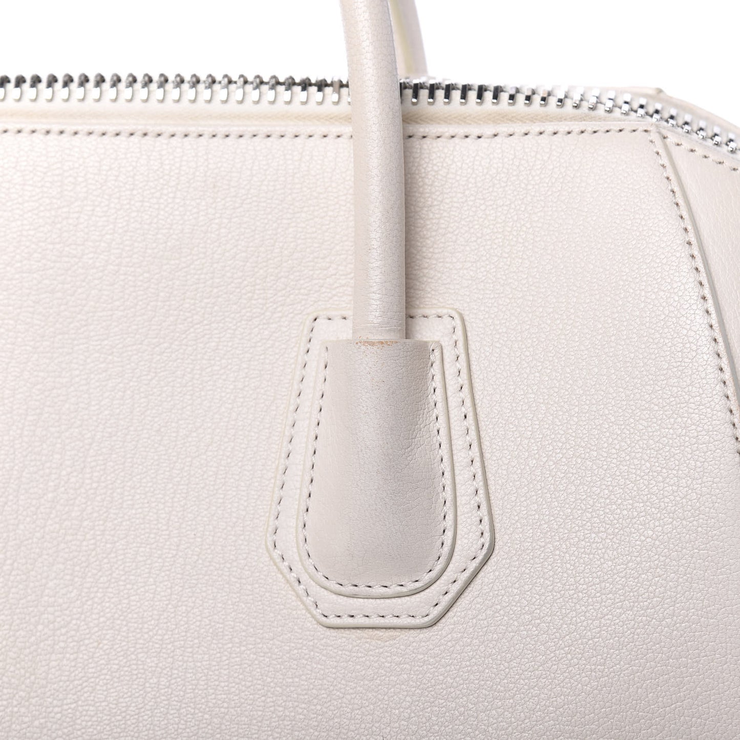 Sugar Goatskin Medium Antigona Ivory