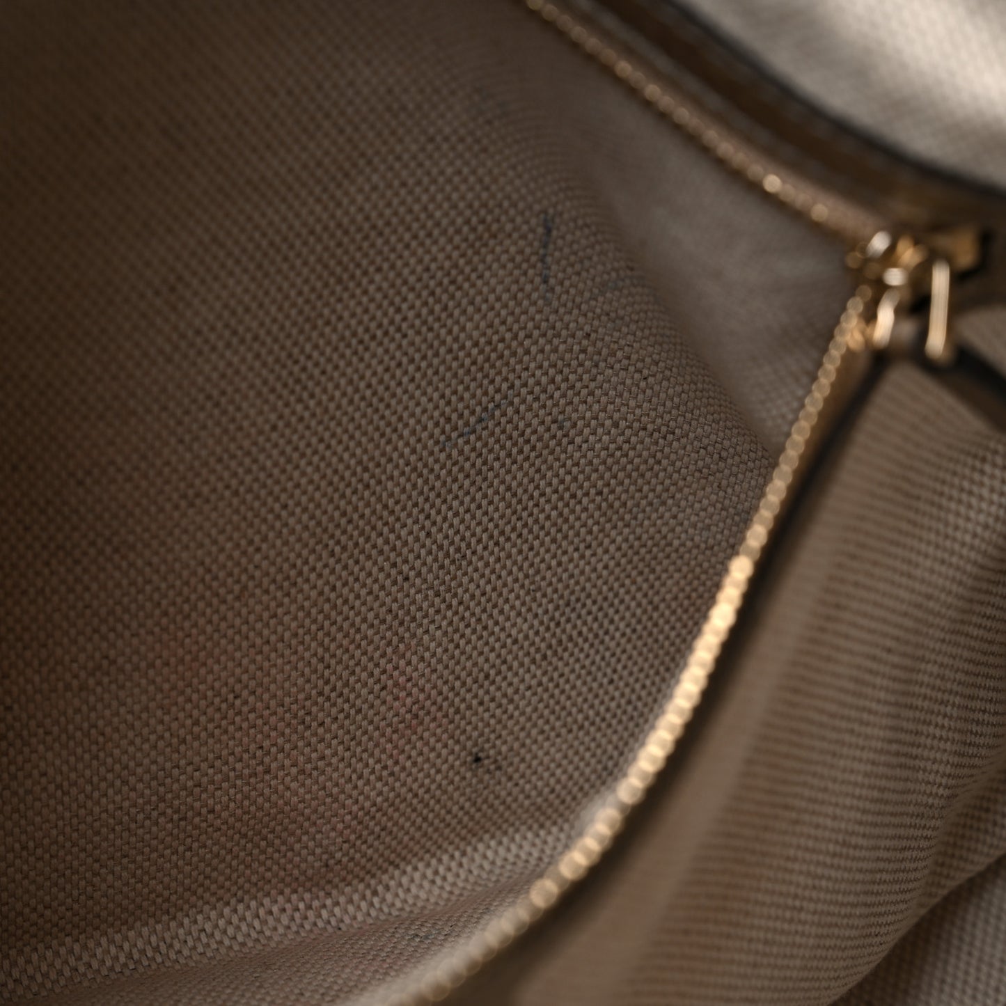 Metallic Pebbled Calfskin Medium Soho Chain Shoulder Bag Golden Beige