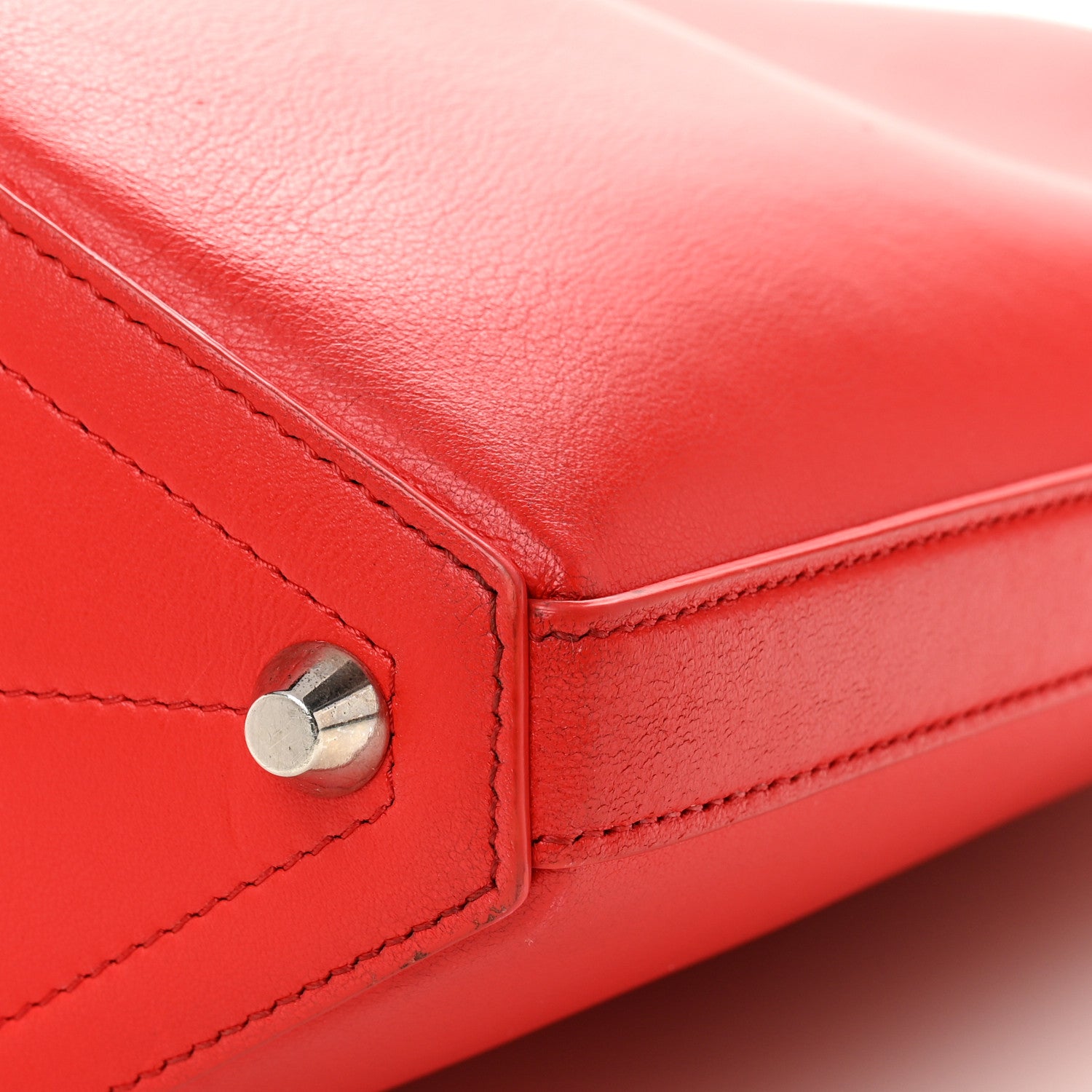 Alexander McQueen Calfskin The Bucket Bag Red 1784555 – FASHIONPHILE