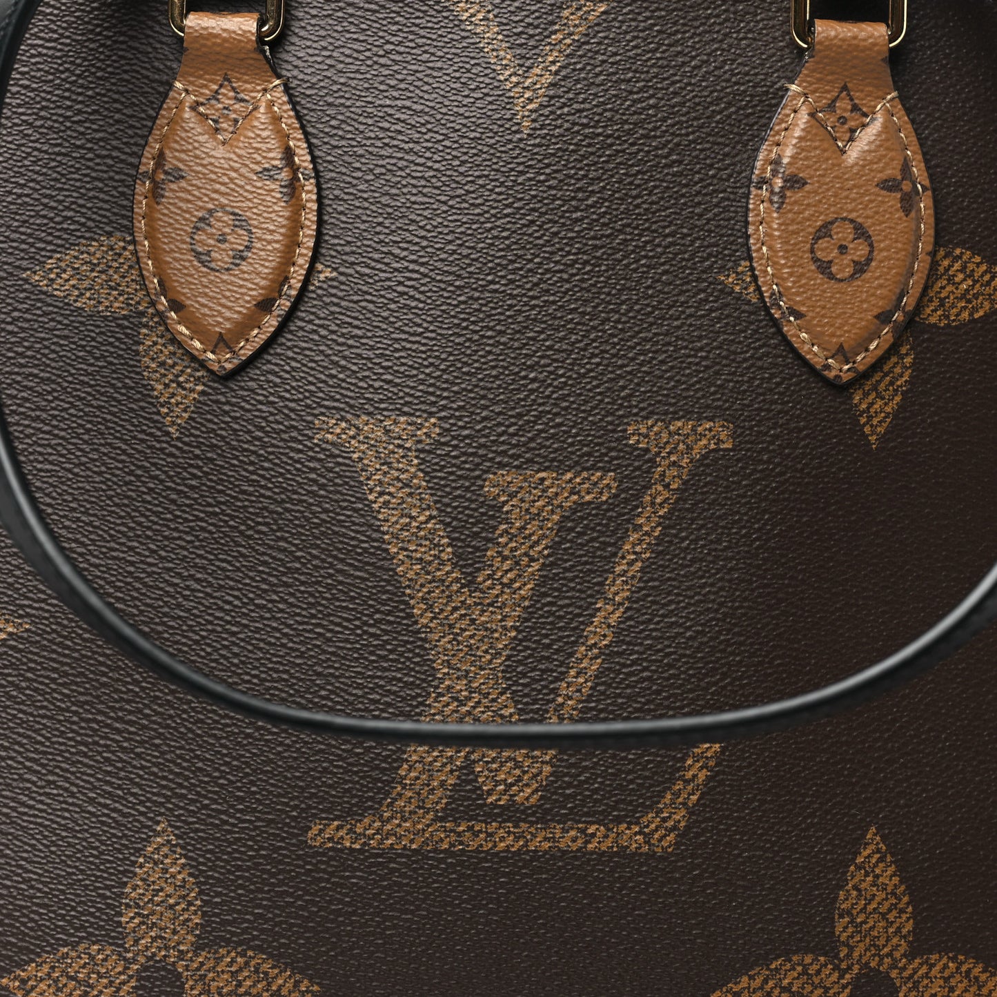 Reverse Monogram Giant Onthego MM