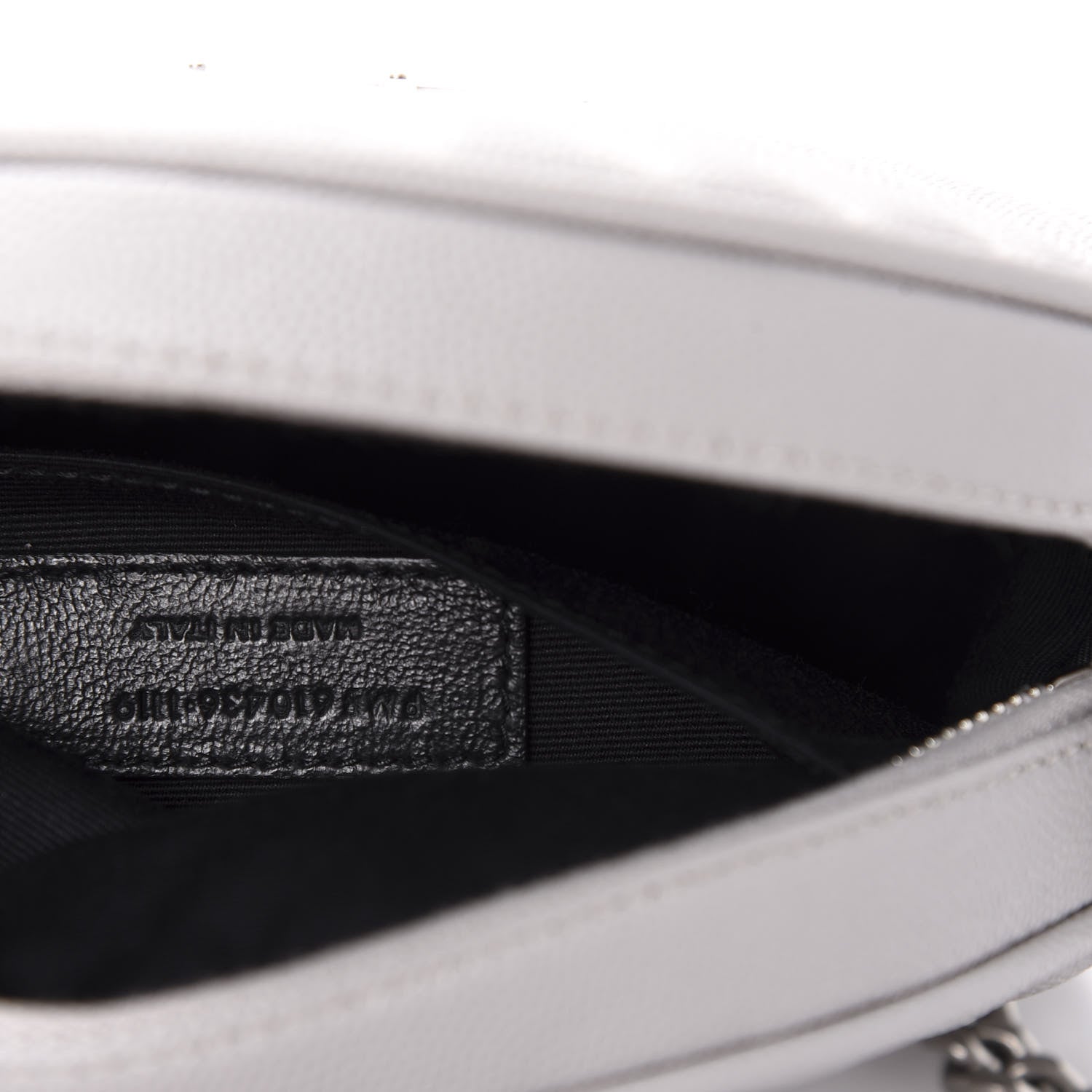 Saint Laurent Grain De Poudre Matelasse Chevron Quilted Round Vinyle Camera Bag Souris 9 of 10