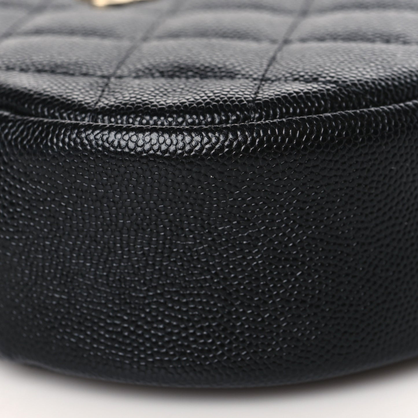 Caviar Quilted Round Clutch With Chain Black