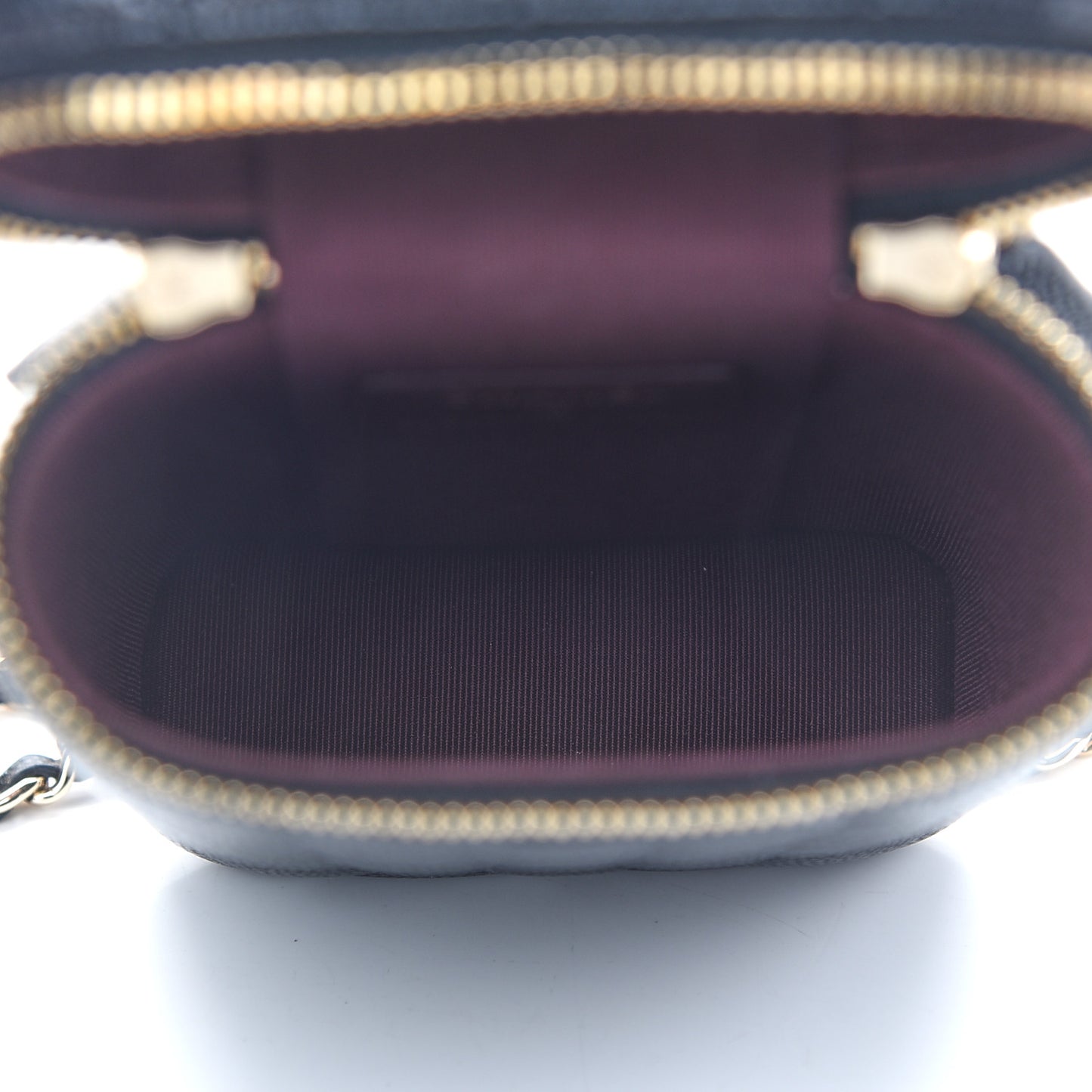 Caviar Quilted Phone Holder With Chain Black