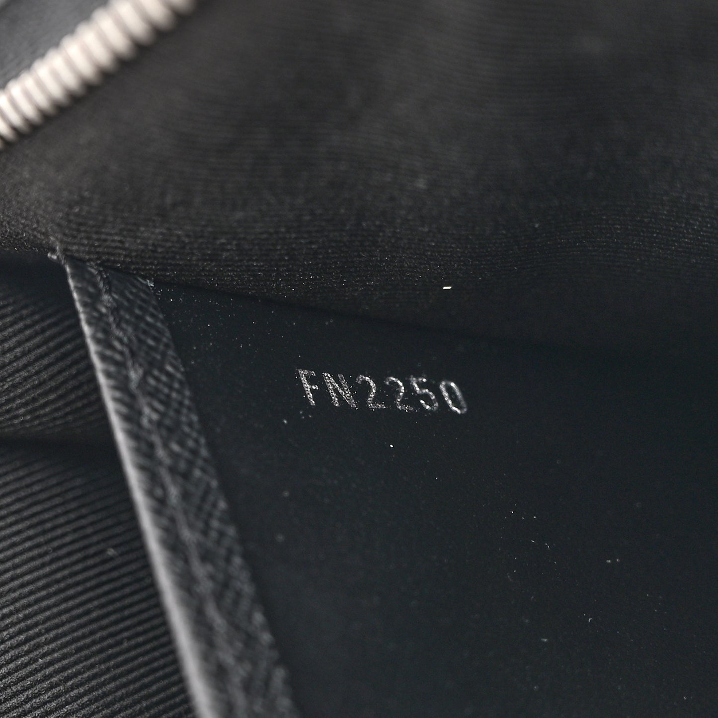 Monogram Eclipse Reverse Pochette Voyage MM