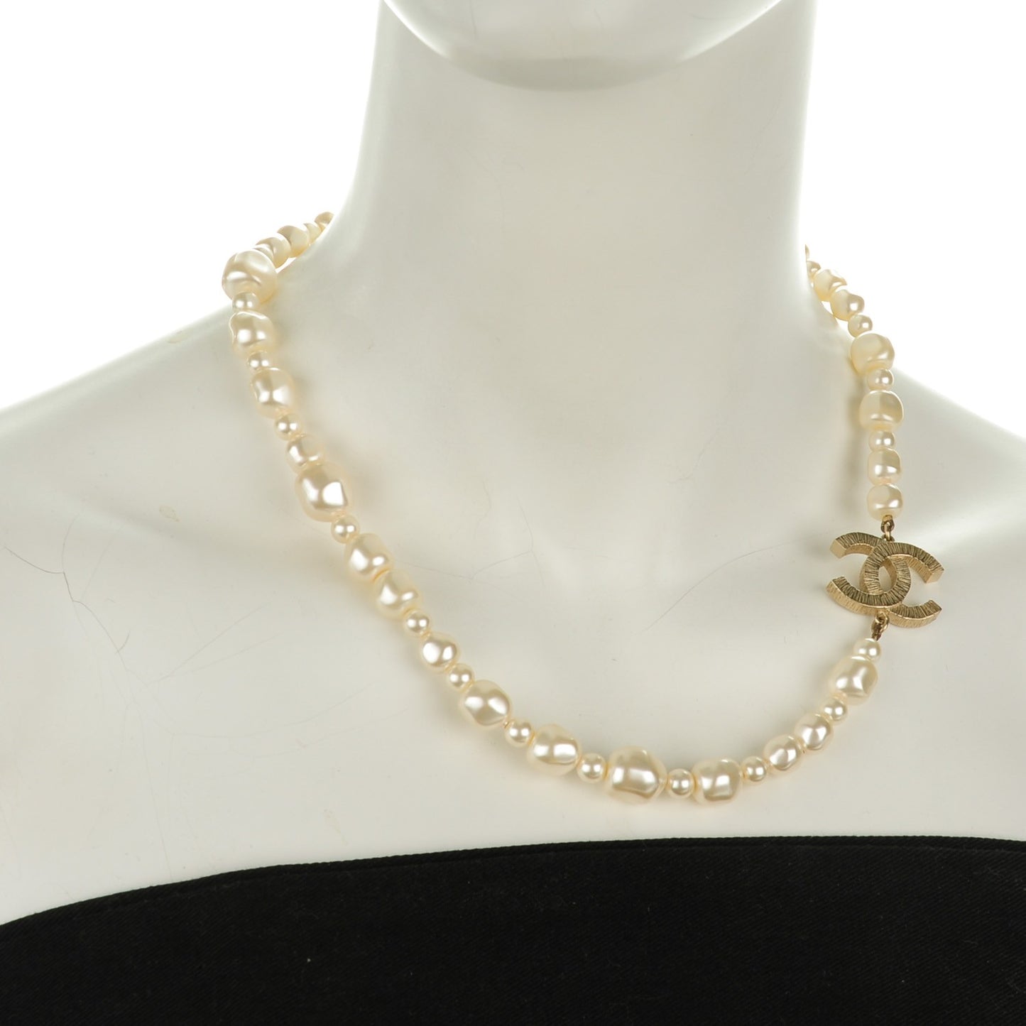 Irregular Pearl CC Short Necklace Gold