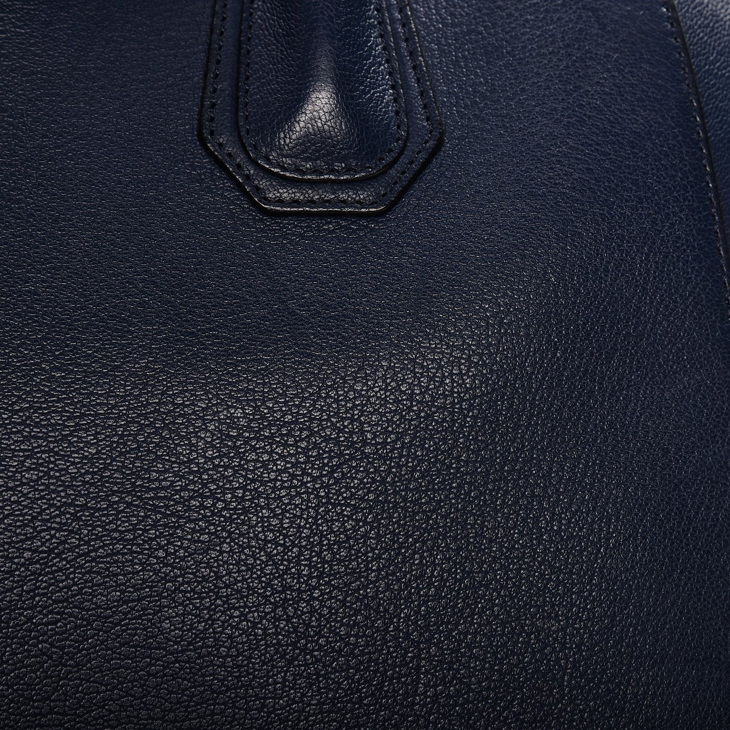 Sugar Goatskin Medium Antigona Navy