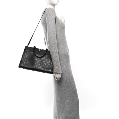 Louis Vuitton Monogram Cuir Plume Very Zipped Tote 2 of 10