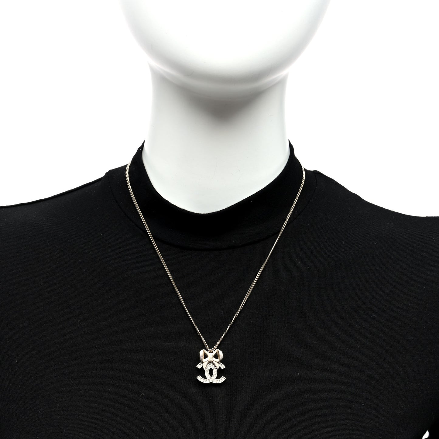 Monogram Petit Bucket 23