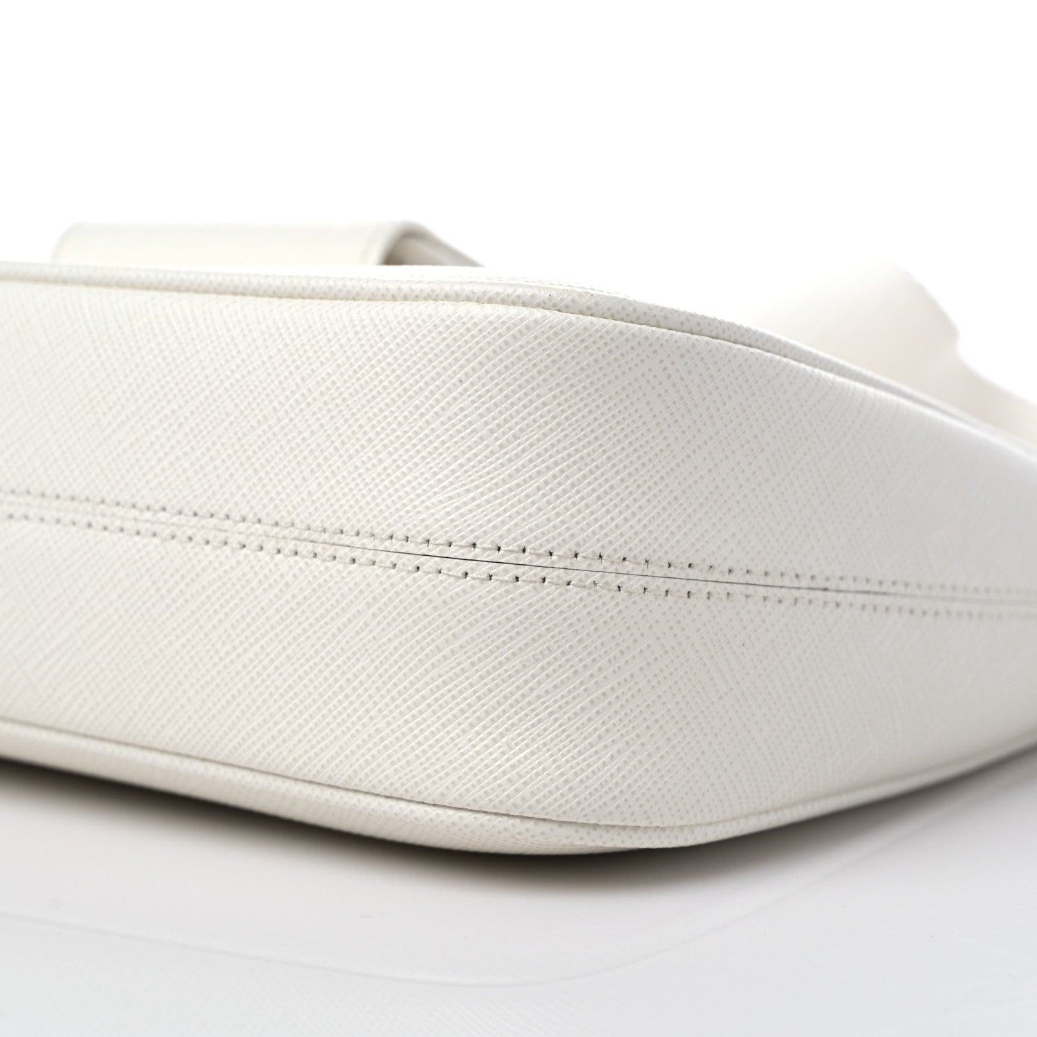 Prada Saffiano Re-Edition 2005 Shoulder Bag White 8 of 8