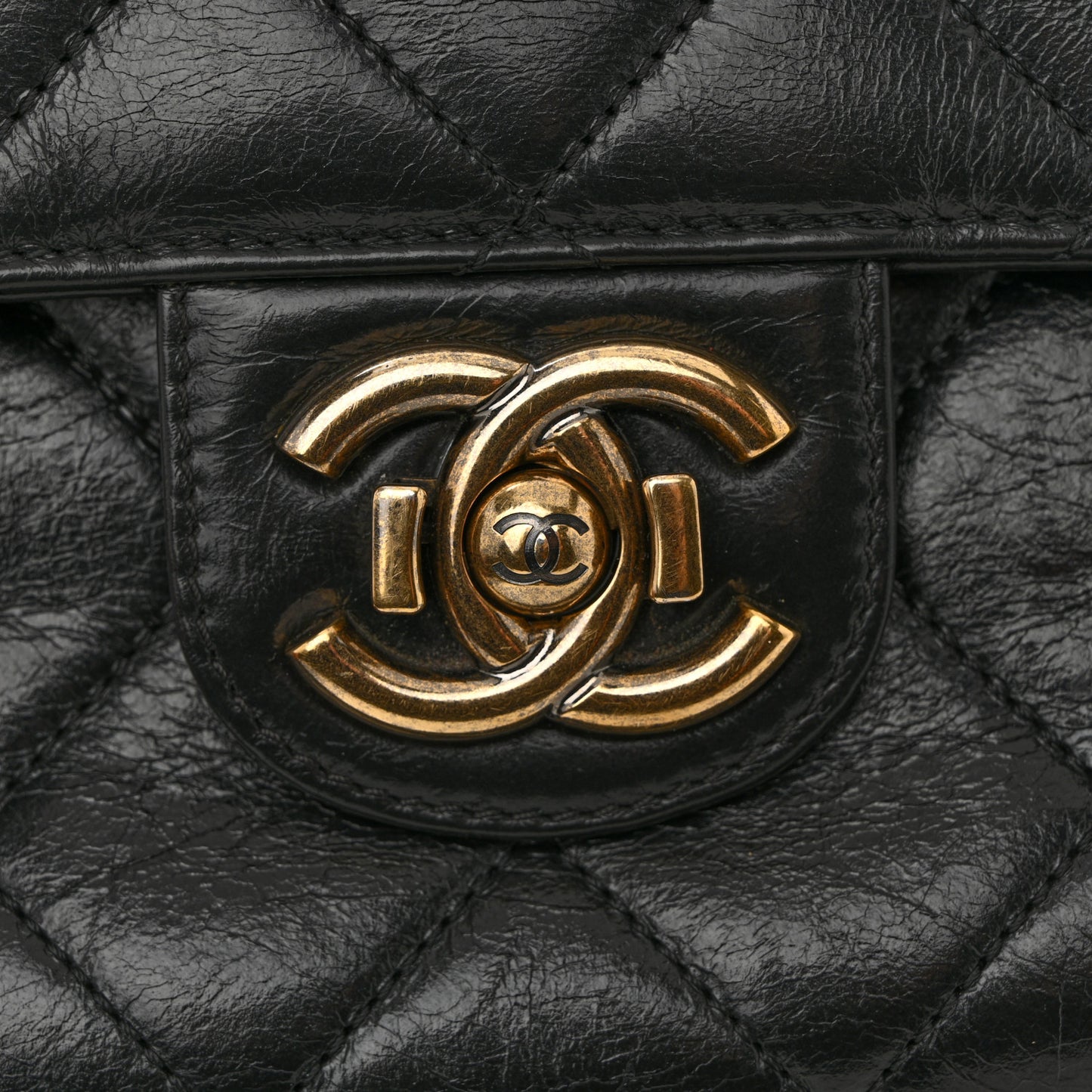 Glazed Calfskin Quilted Large Perfect Edge Flap Black