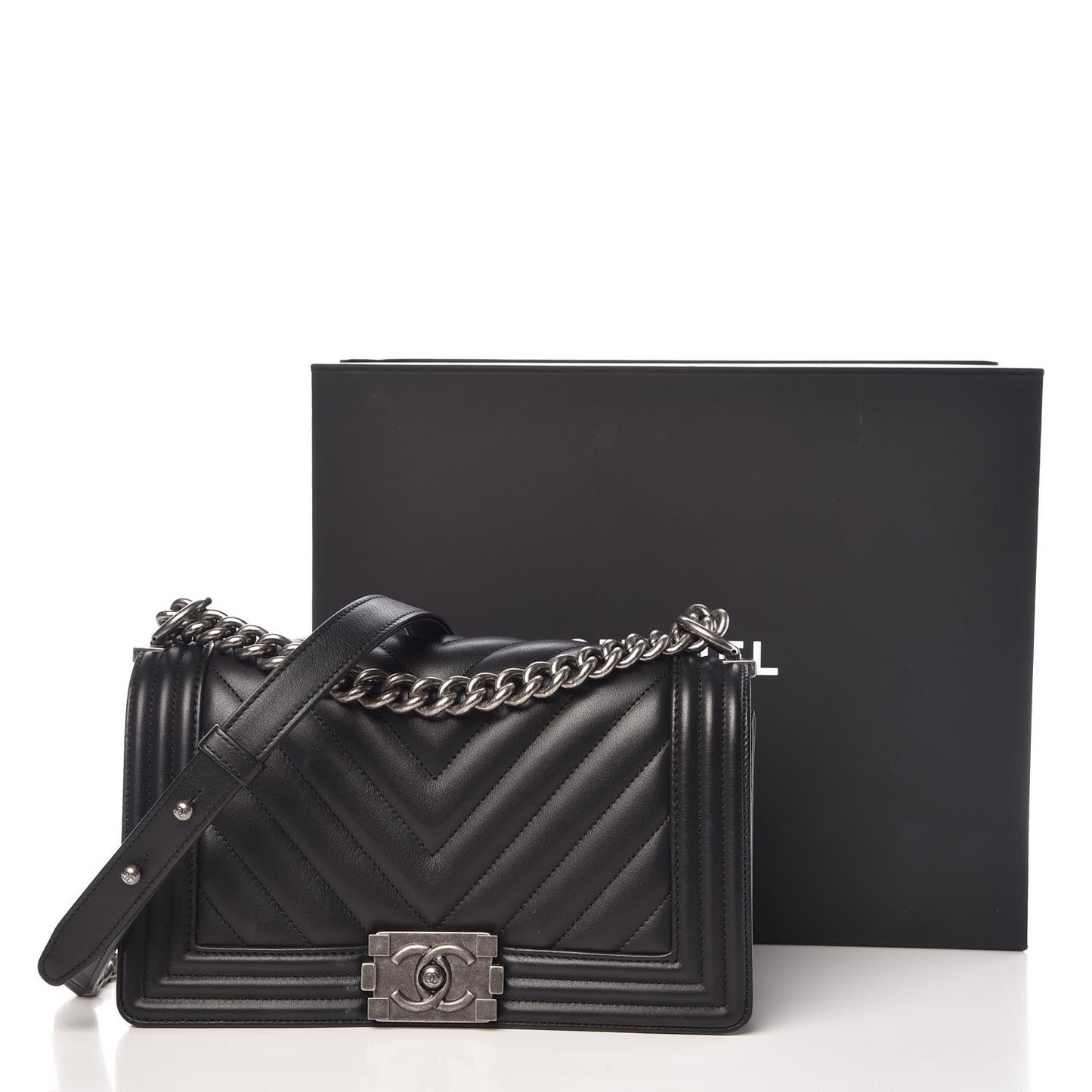 Lambskin Chevron Medium Boy Flap Black