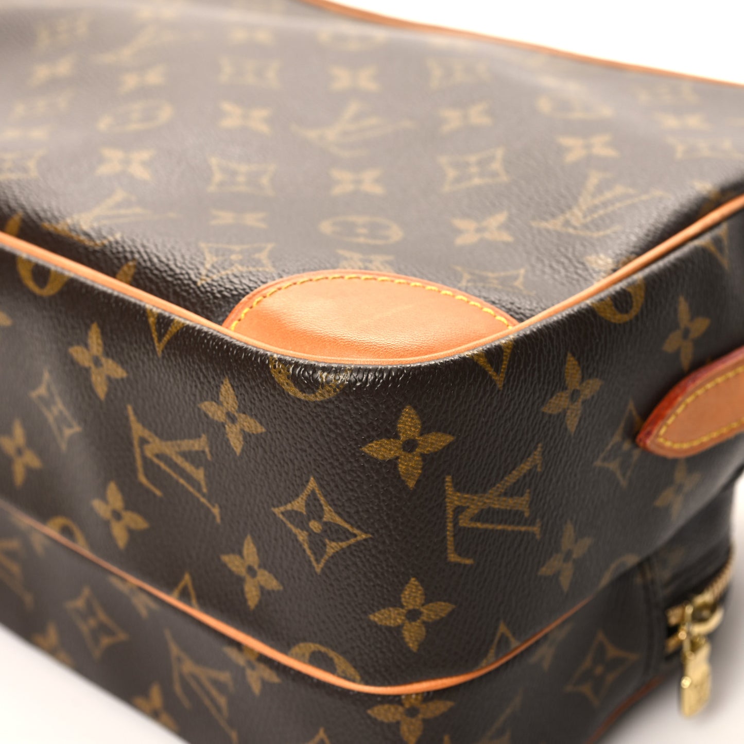 Monogram Nil 28