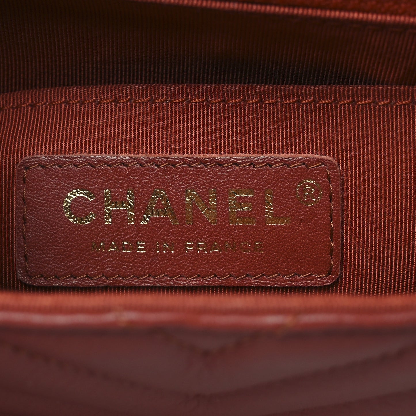 Calfskin Chevron Quilted Small Statement Flap Red