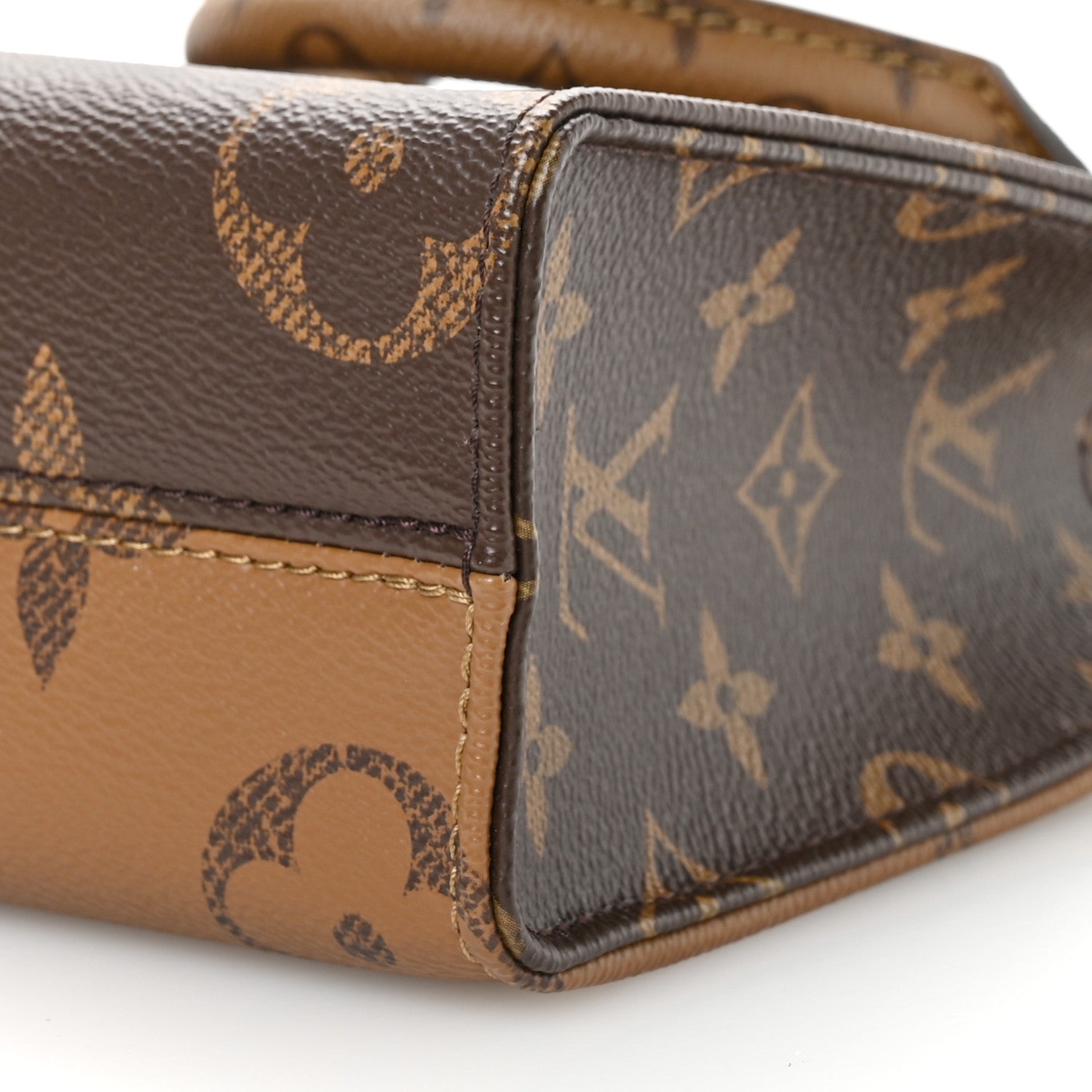 Louis Vuitton Reverse Monogram Giant Onthego BB 9 of 10