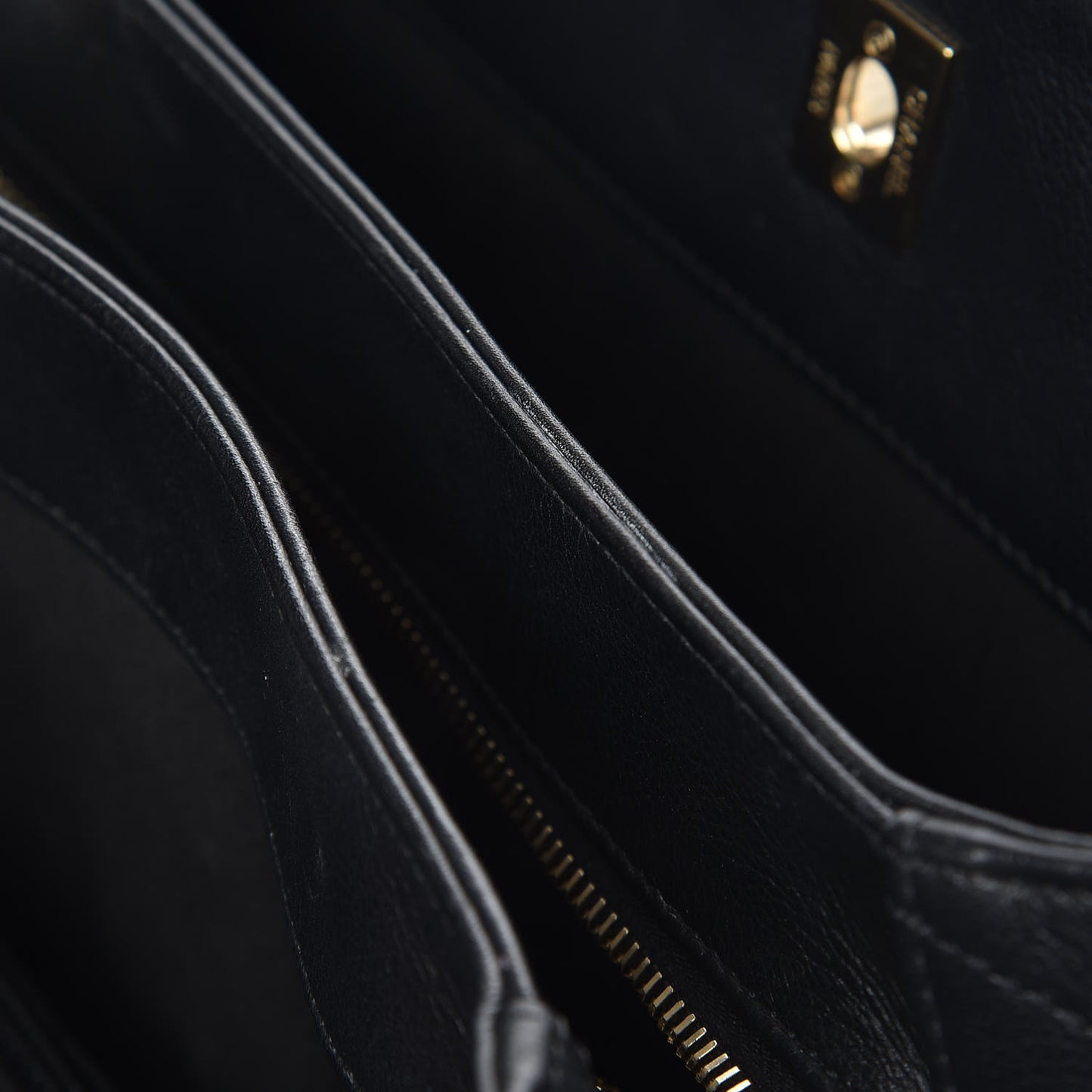 Calfskin Stitched Large Chevron Chic Shopping Bag Black