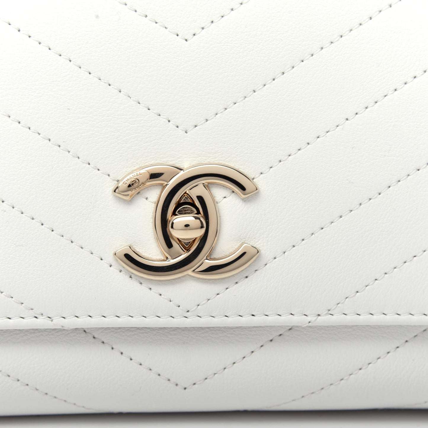 Grained Calfskin Stitched Medium Chevron Chic Top Handle Flap White