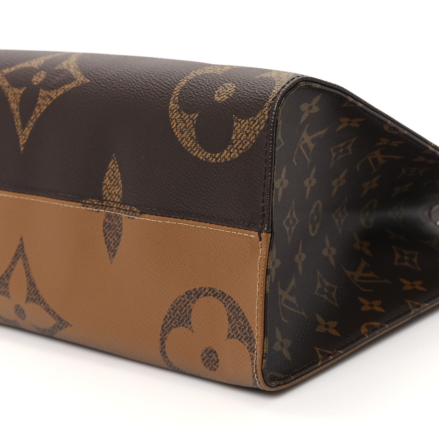 Louis Vuitton Reverse Monogram Giant Onthego MM 9 of 9